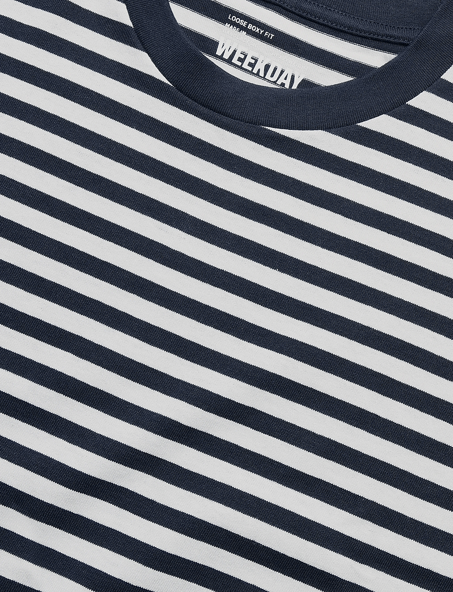 Weekday - Loose Fit T-shirt - kurzärmelige t-shirts - white stripe - 2