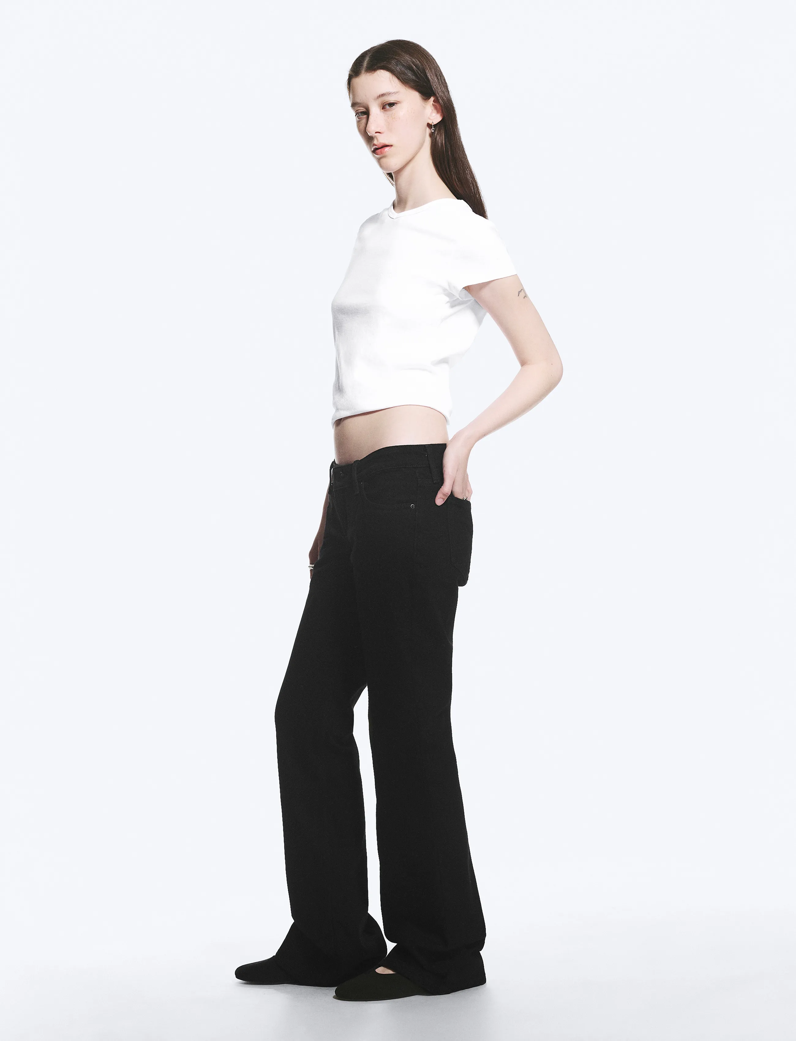Weekday - Nova Low Rise Slim Bootcut Jeans - bootcut jeans - black rinse - 4