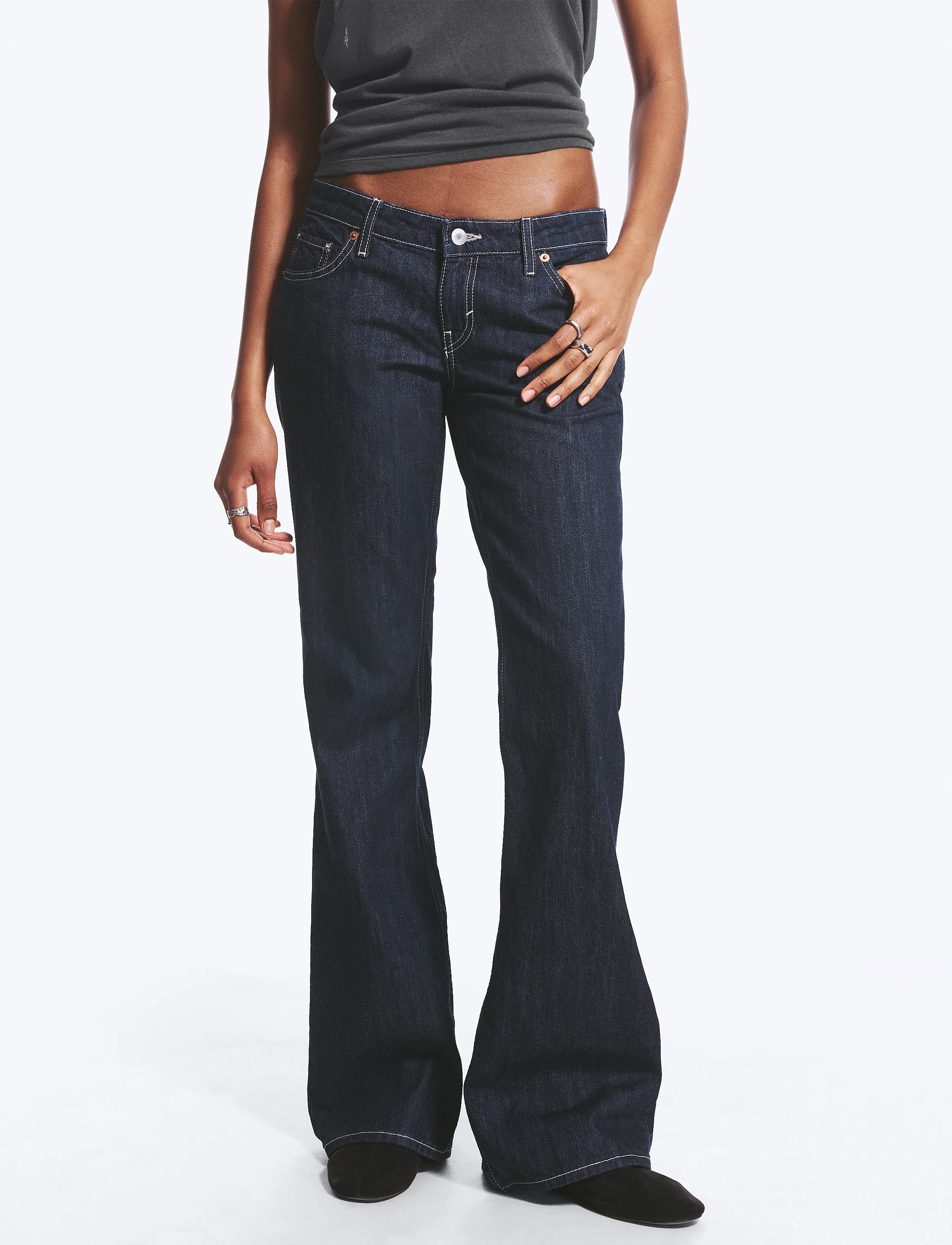 Weekday - Nova Low Rise Slim Bootcut Jeans - platėjantys džinsai - blue rinse - 3