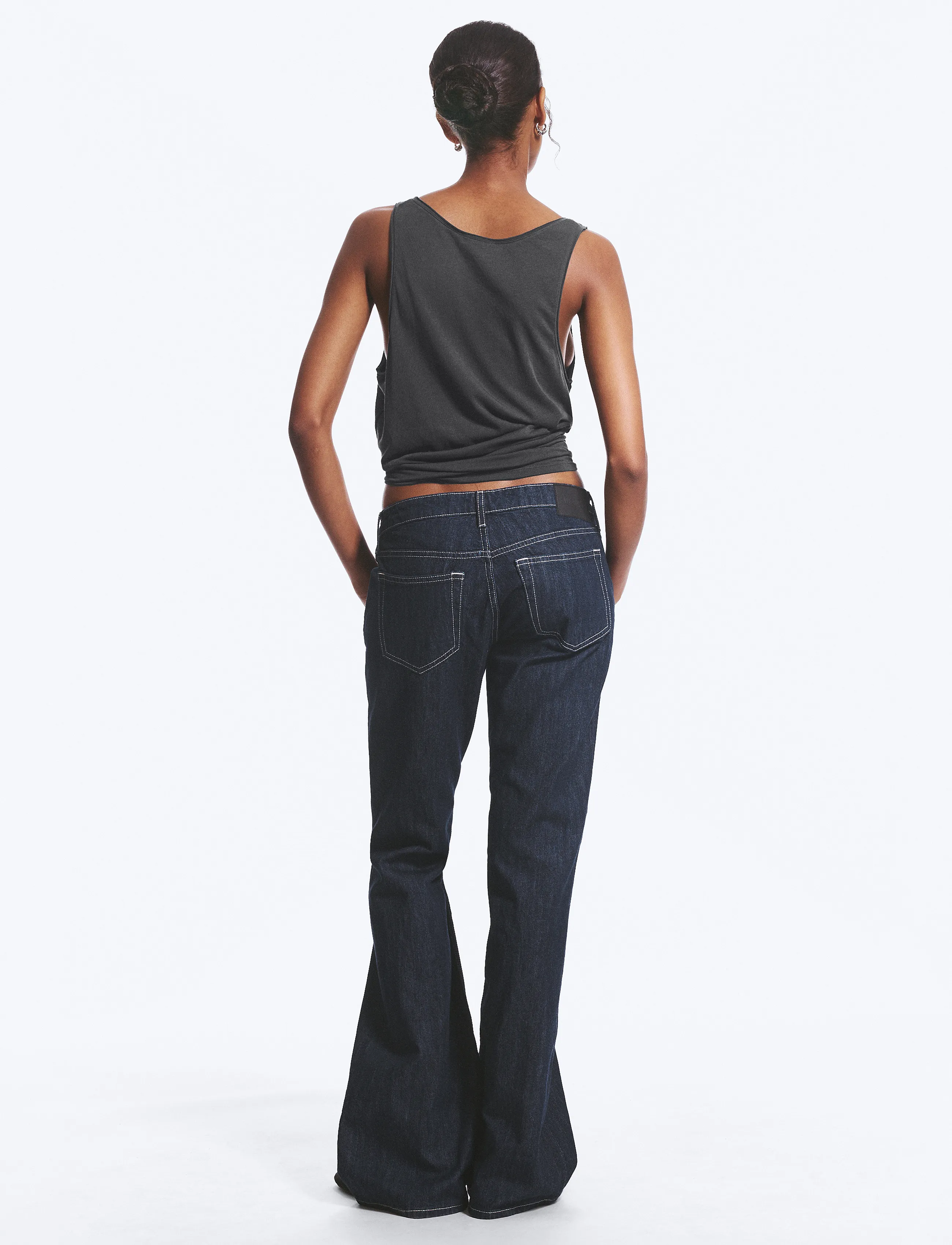 Weekday - Nova Low Rise Slim Bootcut Jeans - platėjantys džinsai - blue rinse - 5
