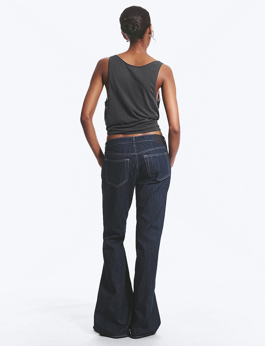 Weekday - Nova Low Rise Slim Bootcut Jeans - bootcut jeans - blue rinse - 5