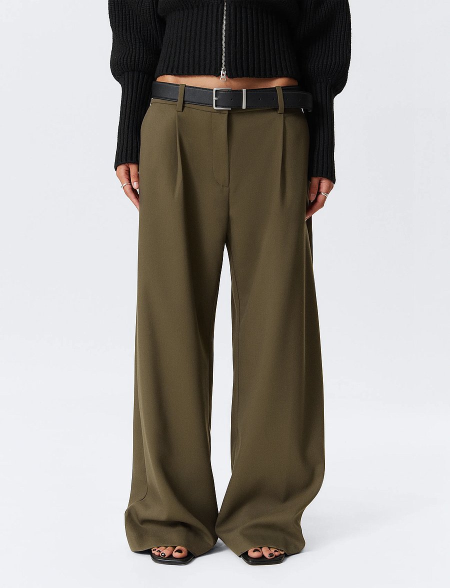 Weekday - Low Waist Wide Suiting Trousers - pidulikud püksid - dark khaki green - 3