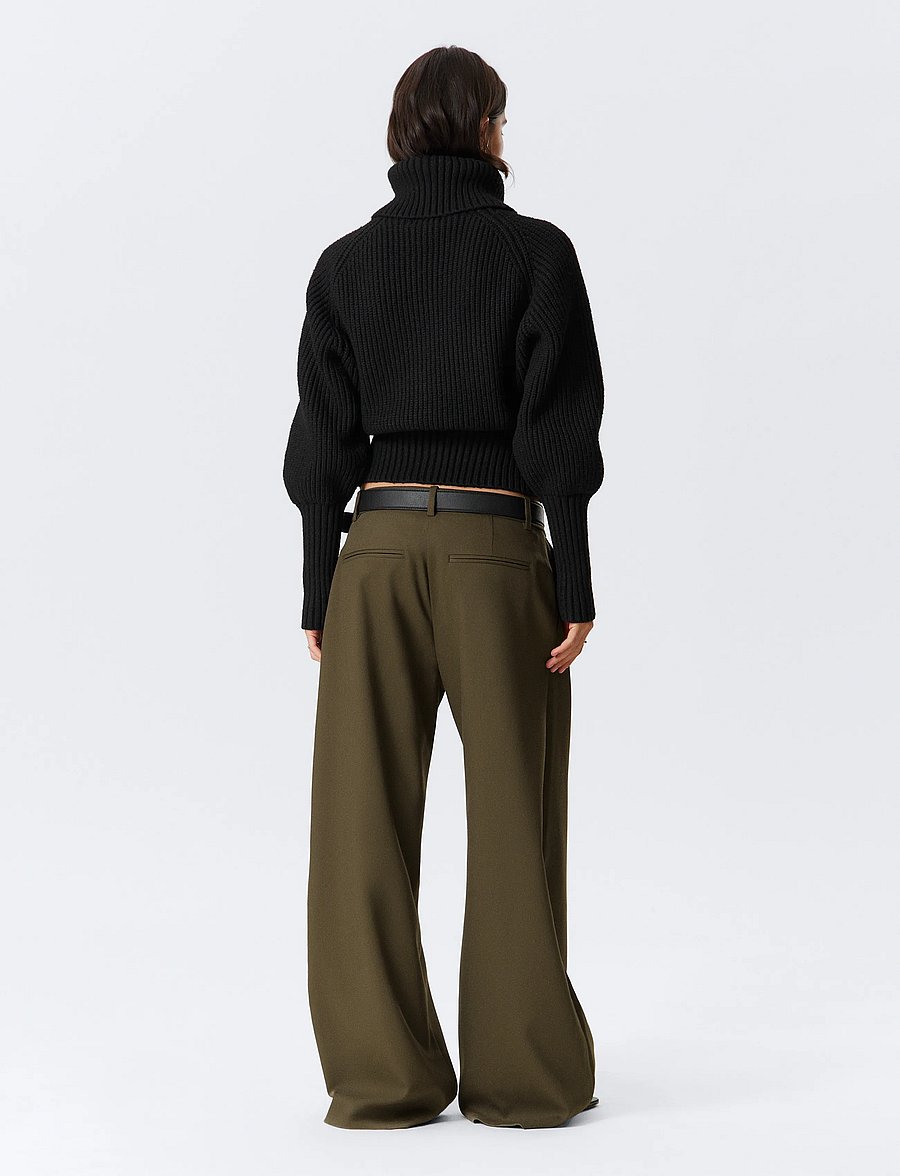 Weekday - Low Waist Wide Suiting Trousers - pidulikud püksid - dark khaki green - 4