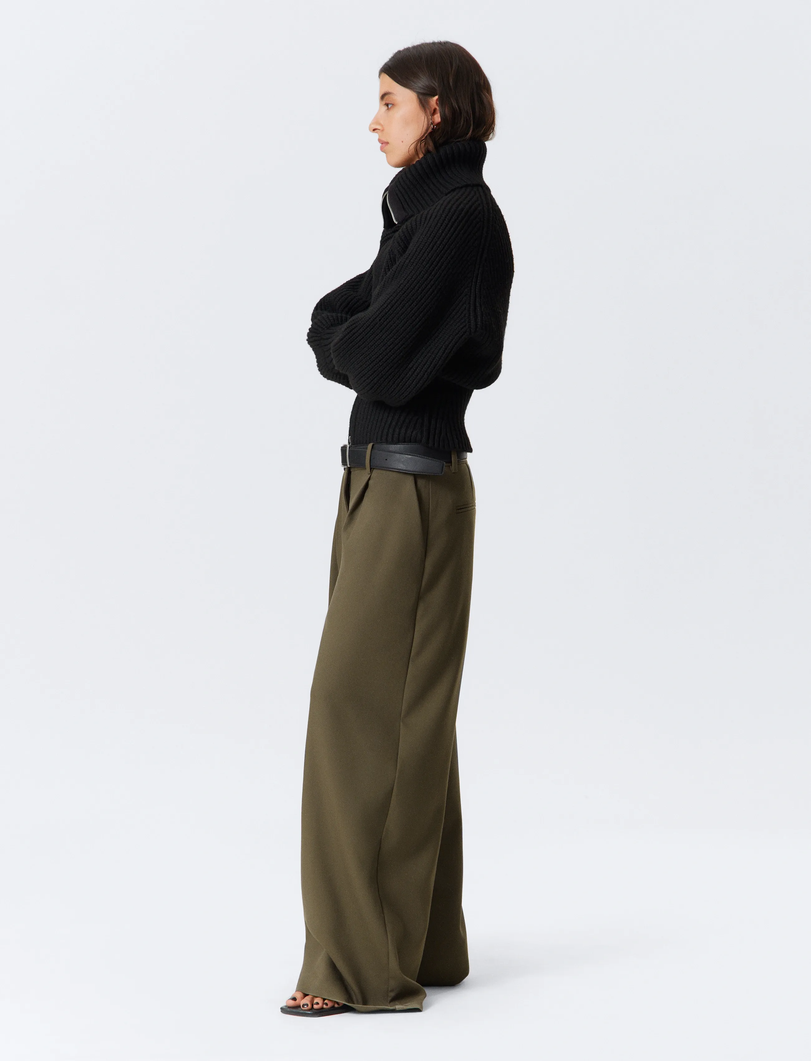 Weekday - Low Waist Wide Suiting Trousers - pidulikud püksid - dark khaki green - 5