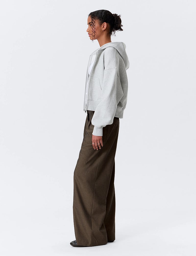 Weekday - Low Waist Wide Suiting Trousers - formell - mole pinstripe - 4