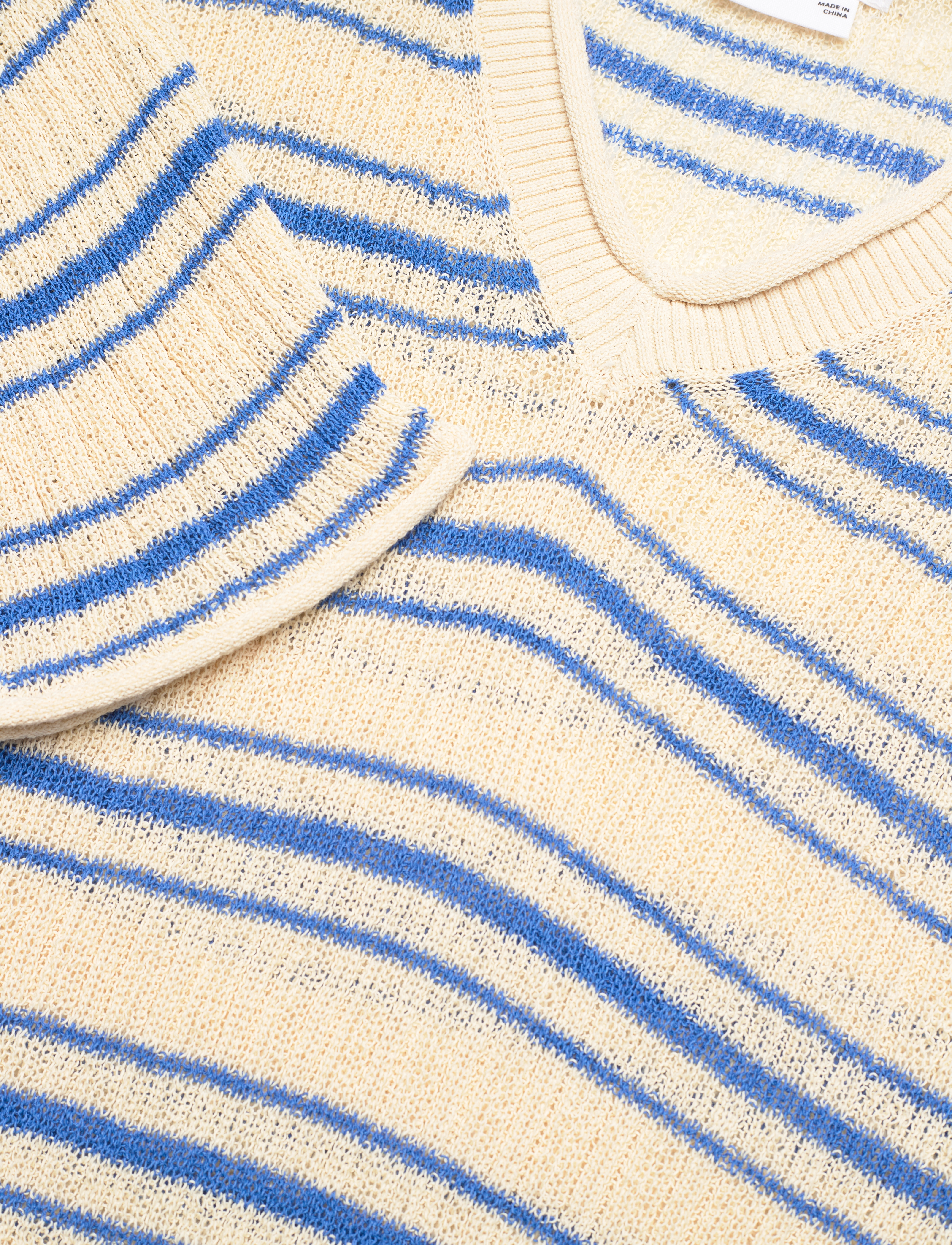 Weekday - V-neck Sweater - striktrøjer - yellow - 2