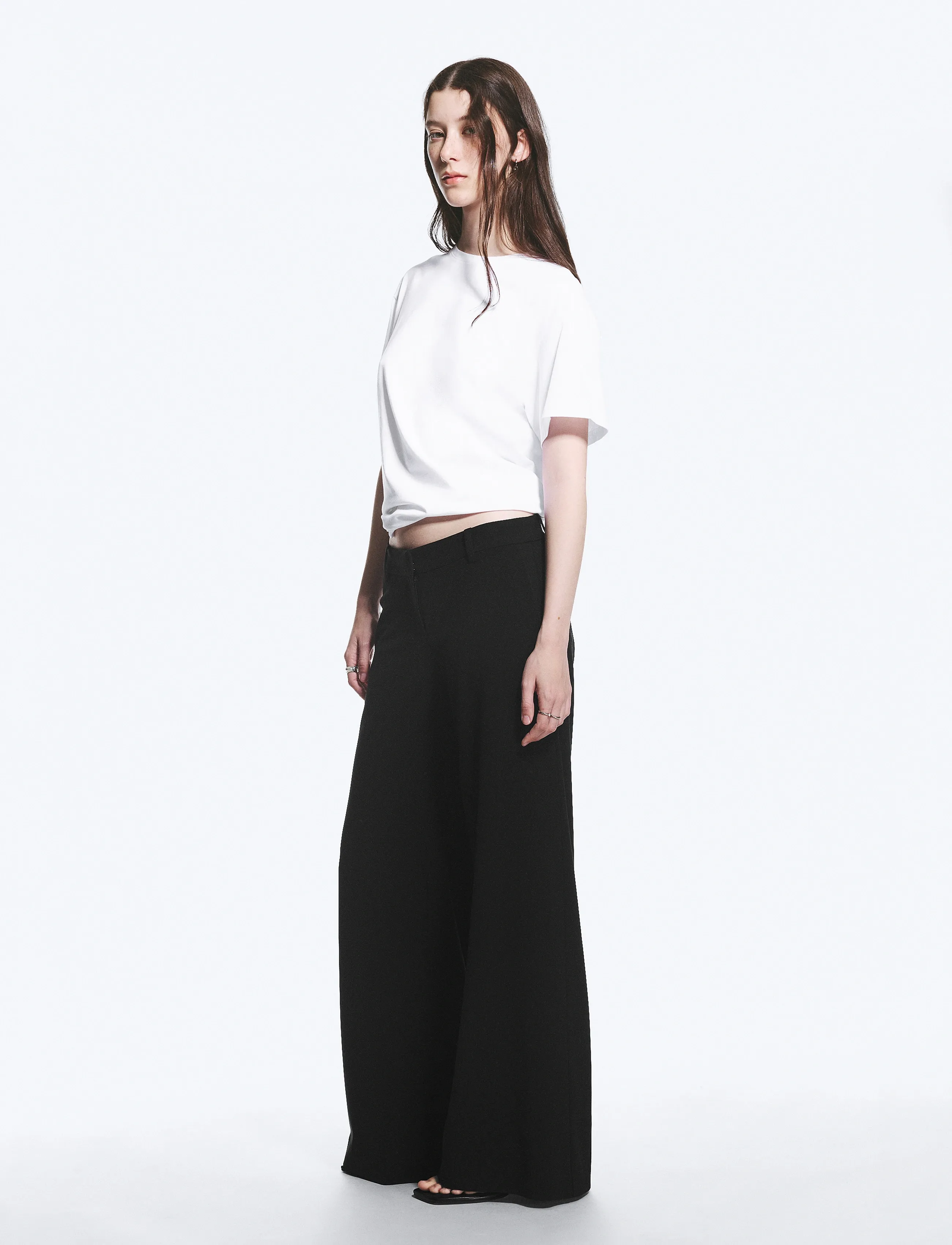 Weekday - Low Flared Suit Trousers - utsvängda byxor - black - 4