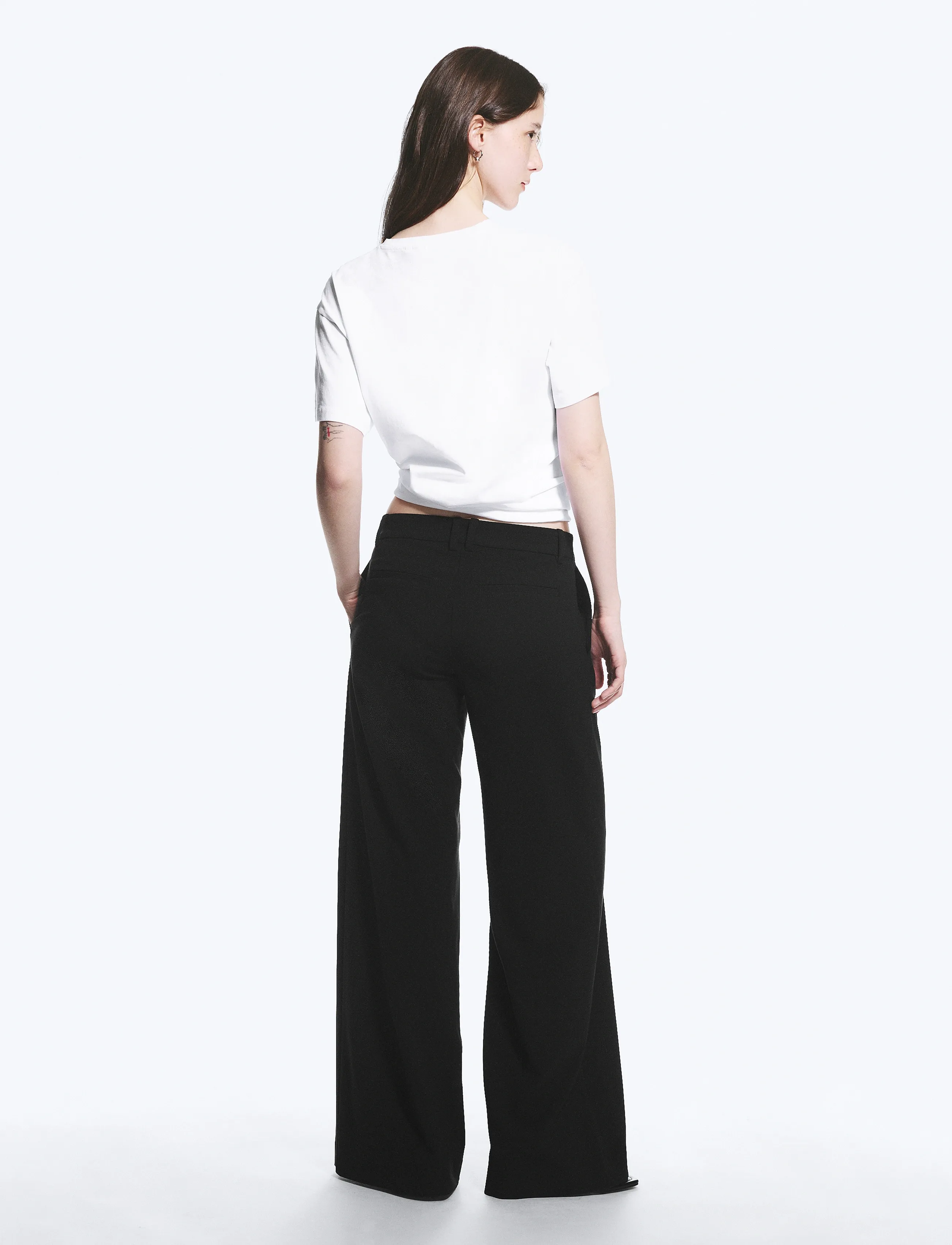 Weekday - Low Flared Suit Trousers - utsvängda byxor - black - 5