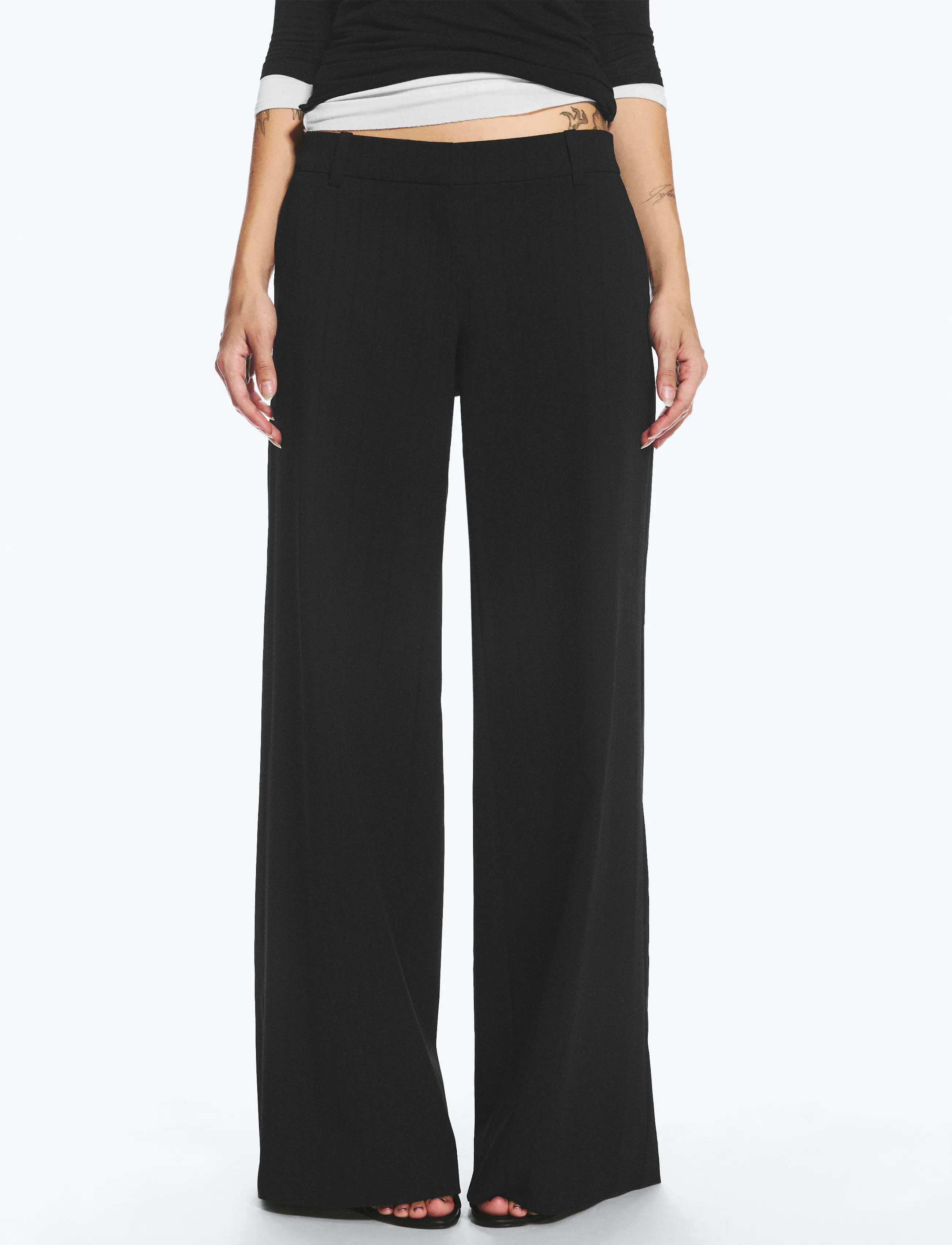 Weekday - Flared Suiting Trousers - platėjančios kelnės - black stripe - 3