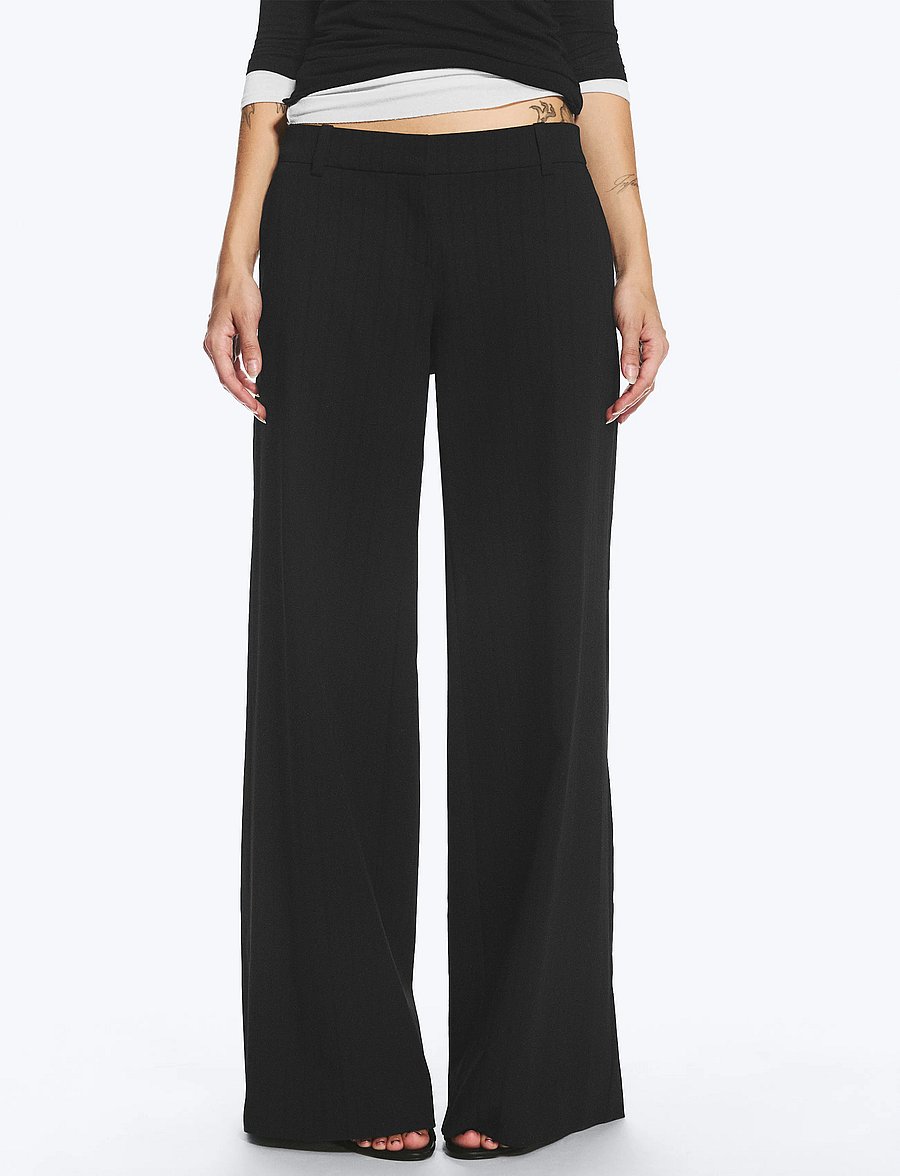 Weekday - Flared Suiting Trousers - platėjančios kelnės - black stripe - 3