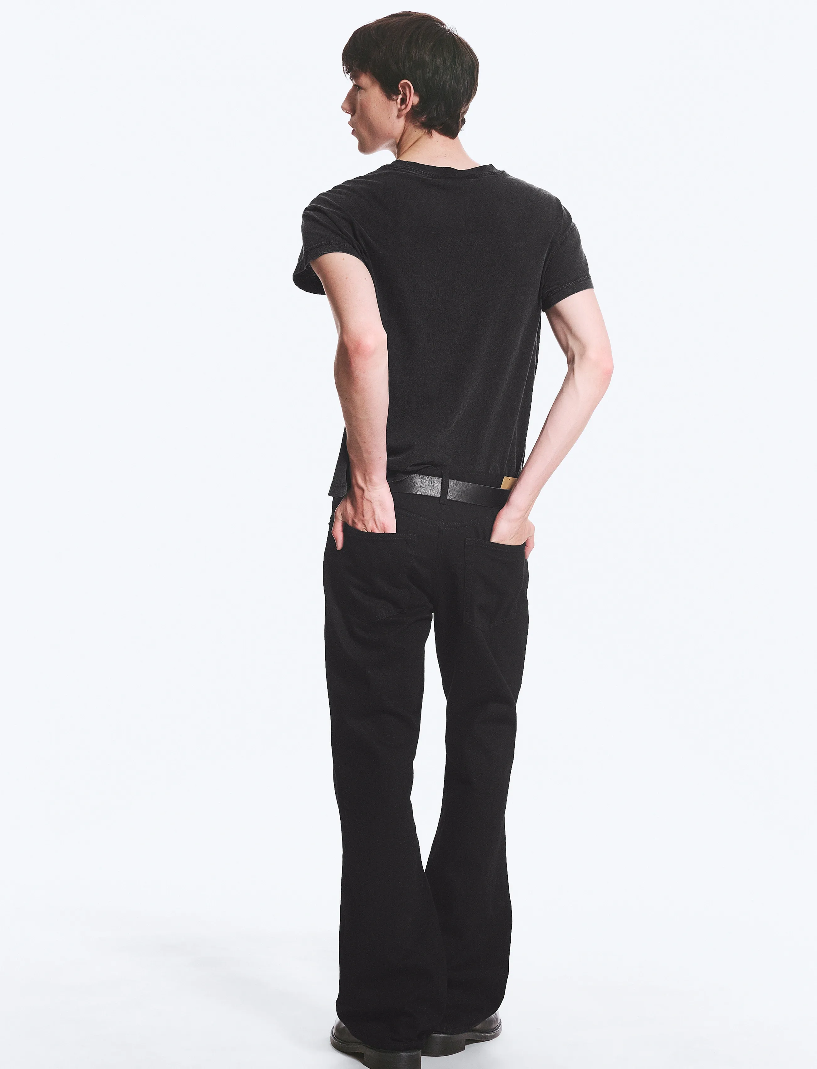 Weekday - Mercury Mid Rise Relaxed Bootcut Jeans - loose jeans - black rinse - 4