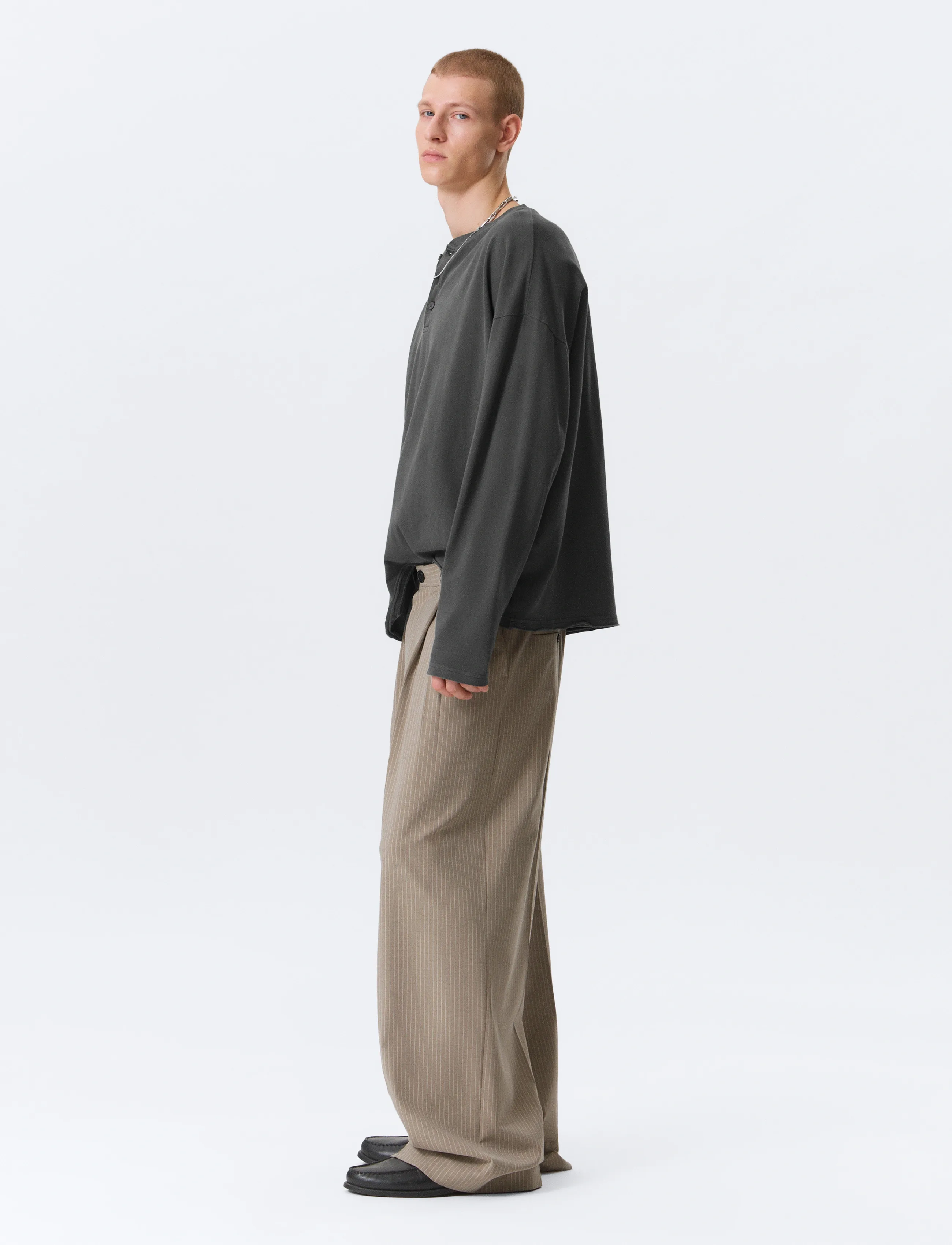 Weekday - Nate Regular Waist Baggy Straight Trousers - dressbukser - beige melange pinstripe - 3