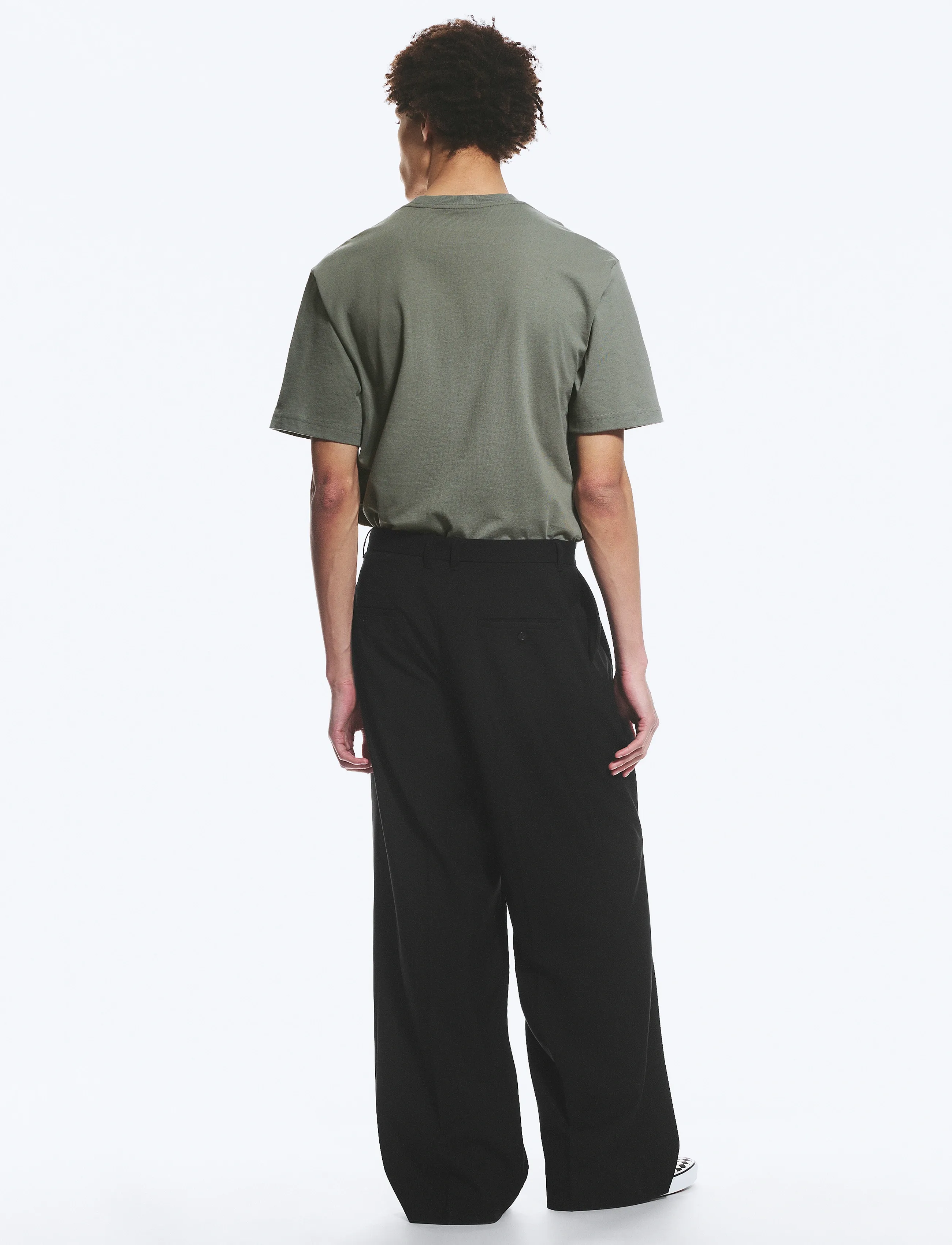 Weekday - Nate Loose Fit Pleated Suit Trousers - pantalons habillés - black - 4
