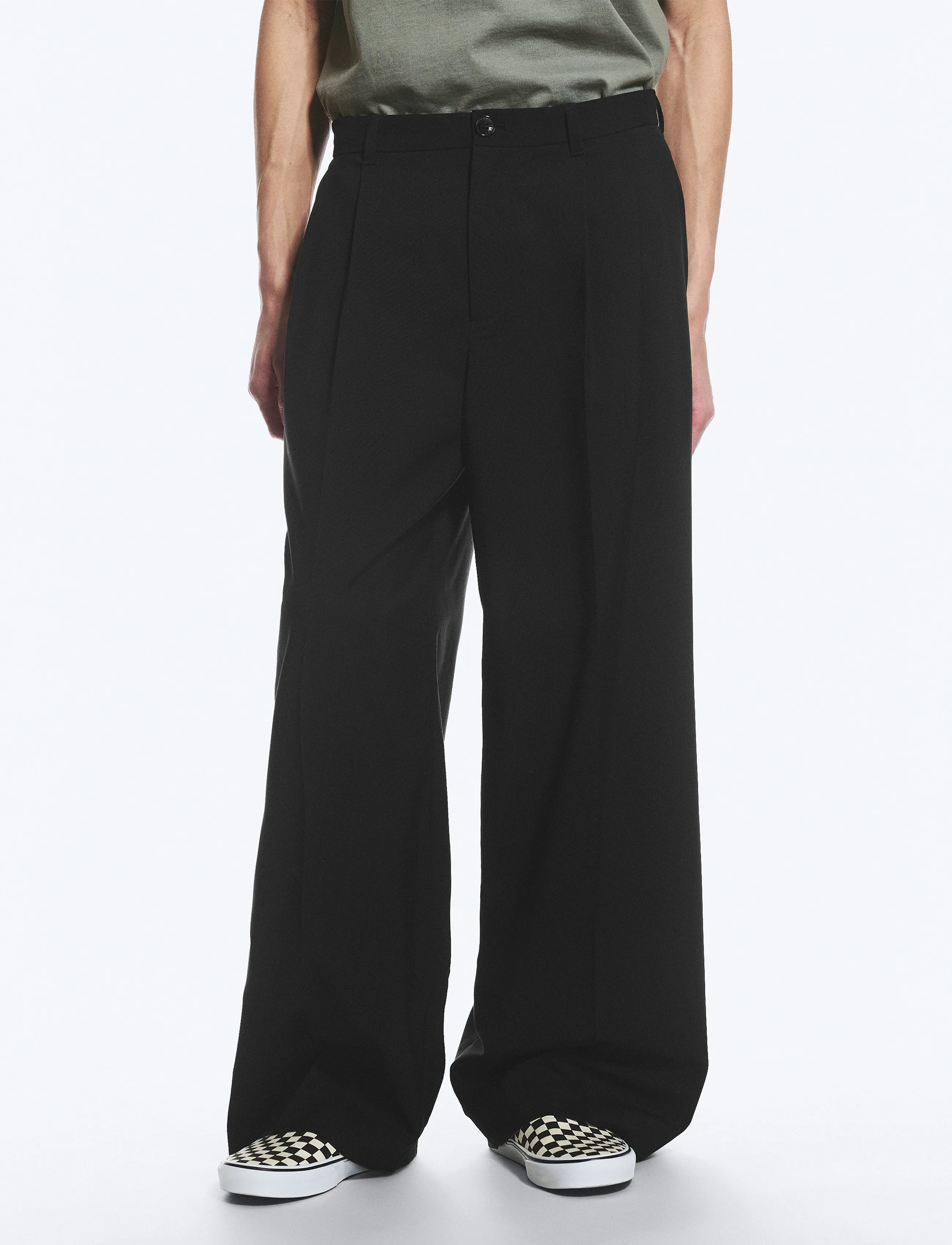 Weekday - Nate Loose Fit Pleated Suit Trousers - pantalons habillés - black - 5