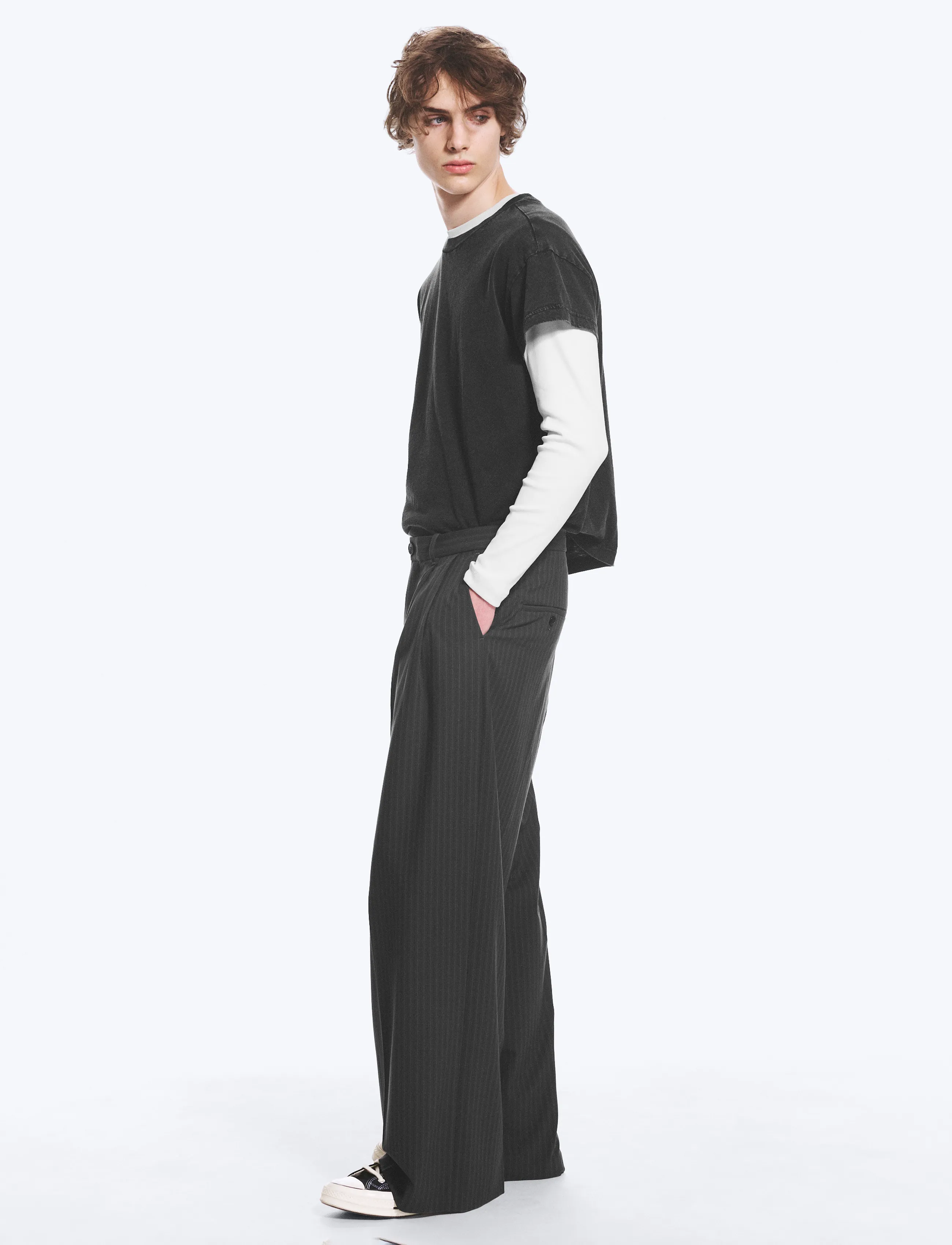 Weekday - Nate Regular Waist Baggy Straight Trousers - suit trousers - grey pinstripe - 3