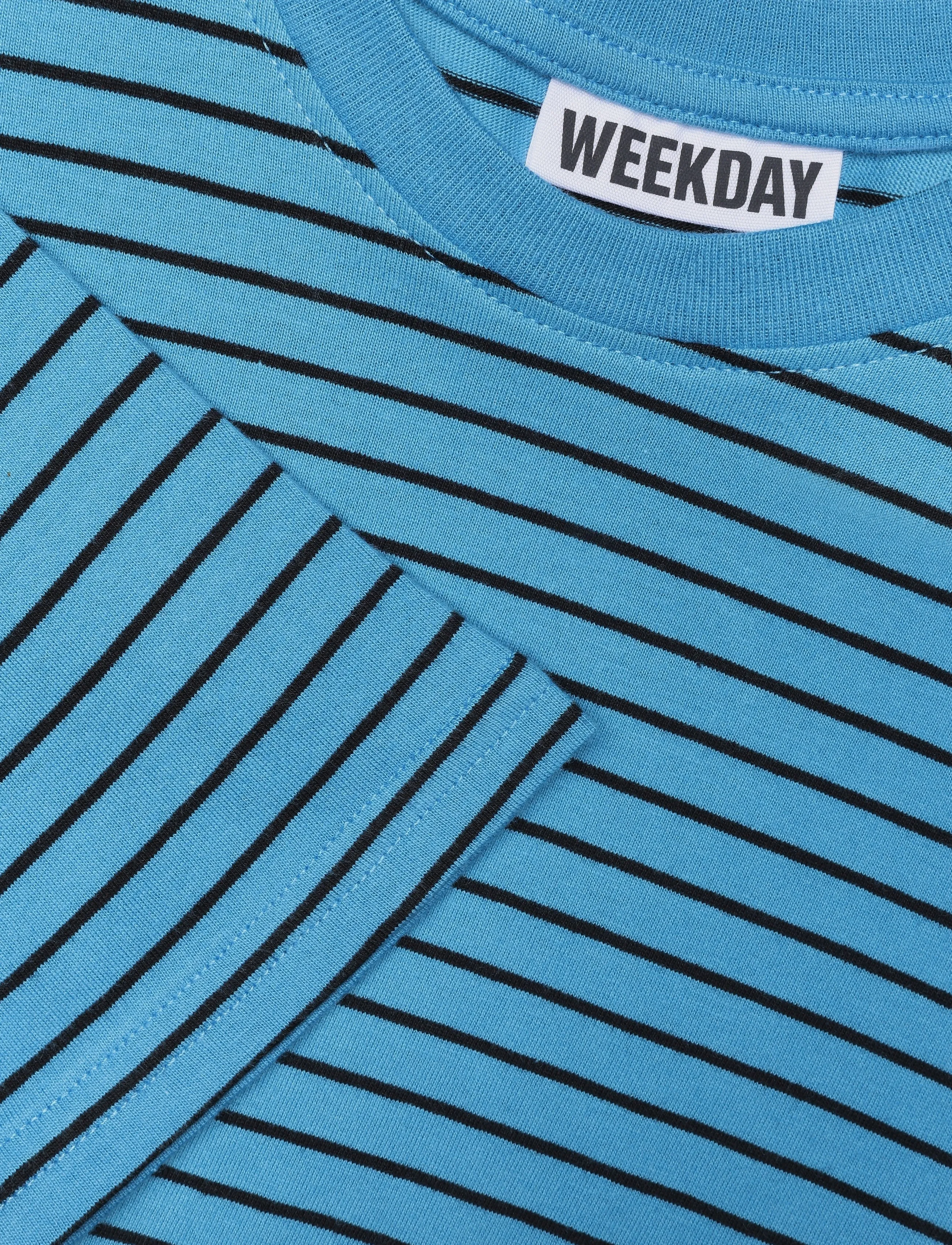 Weekday - Long-Sleeved Boxy Cotton T-shirt - langärmlige tops - blue w black stripe - 2