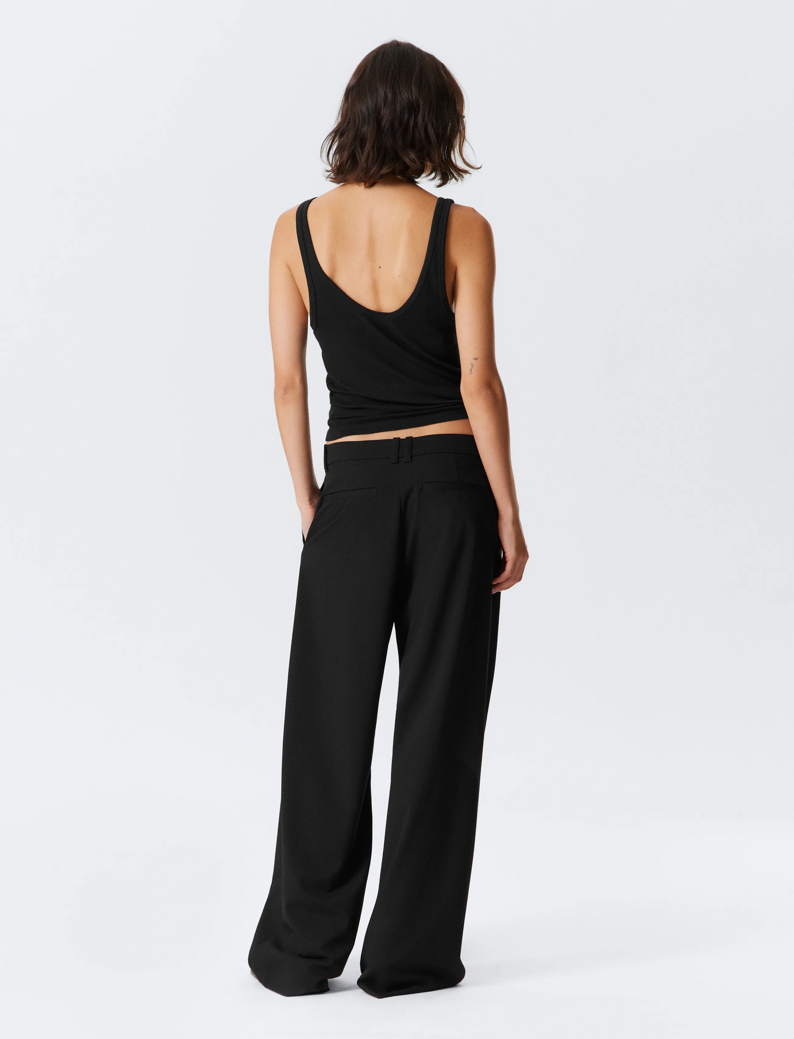 Weekday - Low-Waisted Loose Fit Suit Trousers - dressbukser - black dark - 3