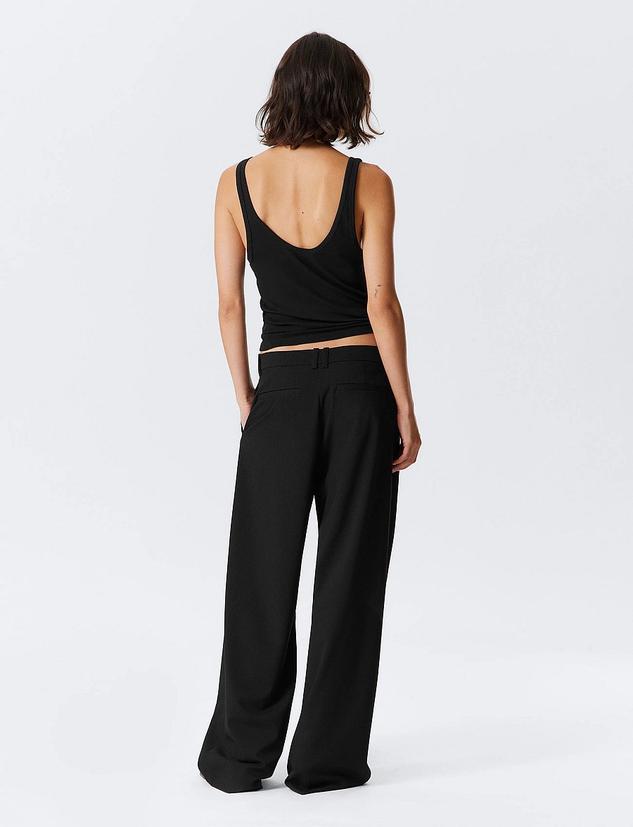 Weekday - Low-Waisted Loose Fit Suit Trousers - pidulikud püksid - black dark - 3