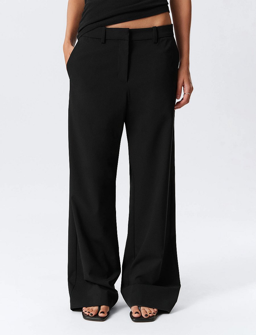 Weekday - Low-Waisted Loose Fit Suit Trousers - pidulikud püksid - black dark - 4