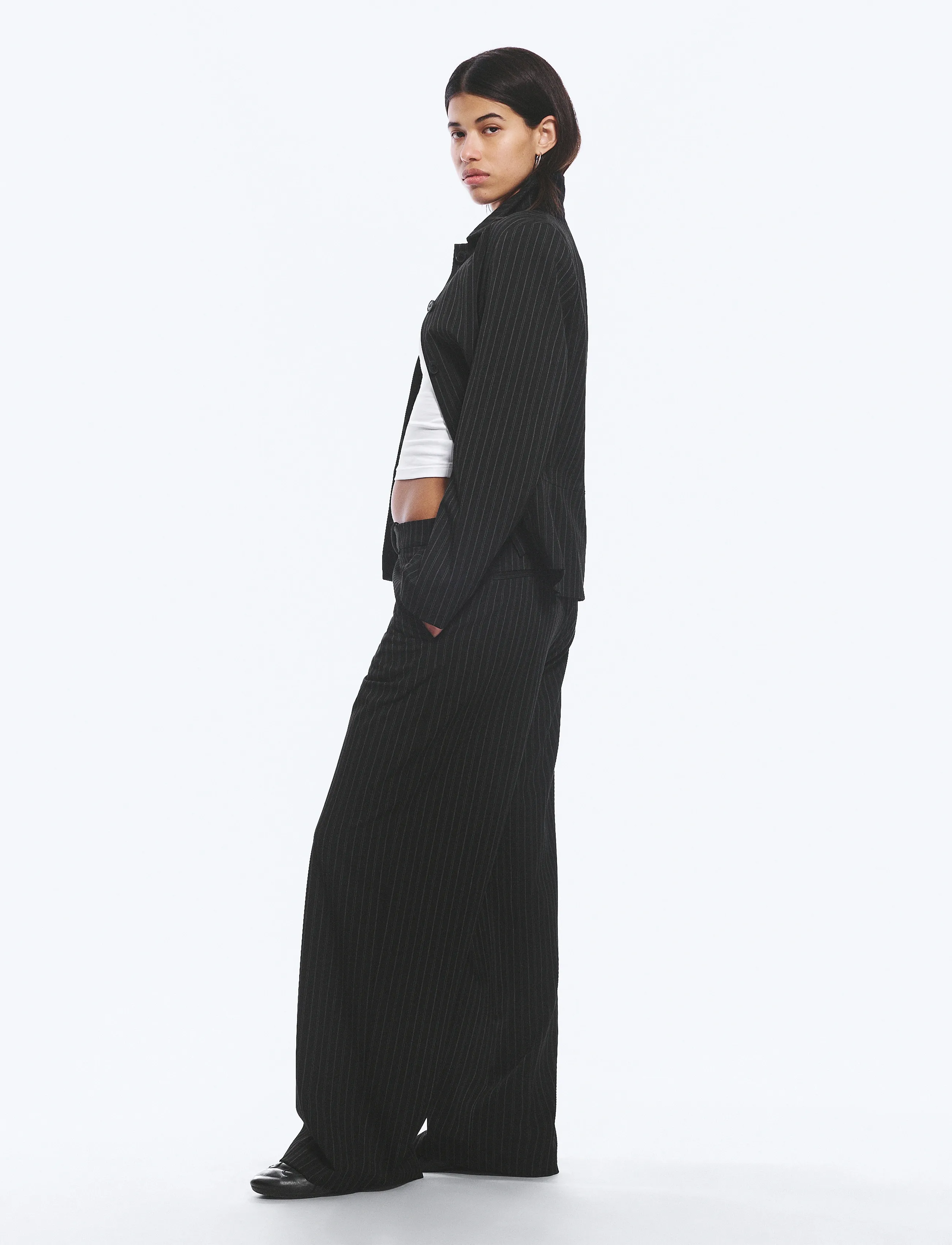 Weekday - Low-Waisted Loose Fit Suit Trousers - formell - black pinstripe - 5