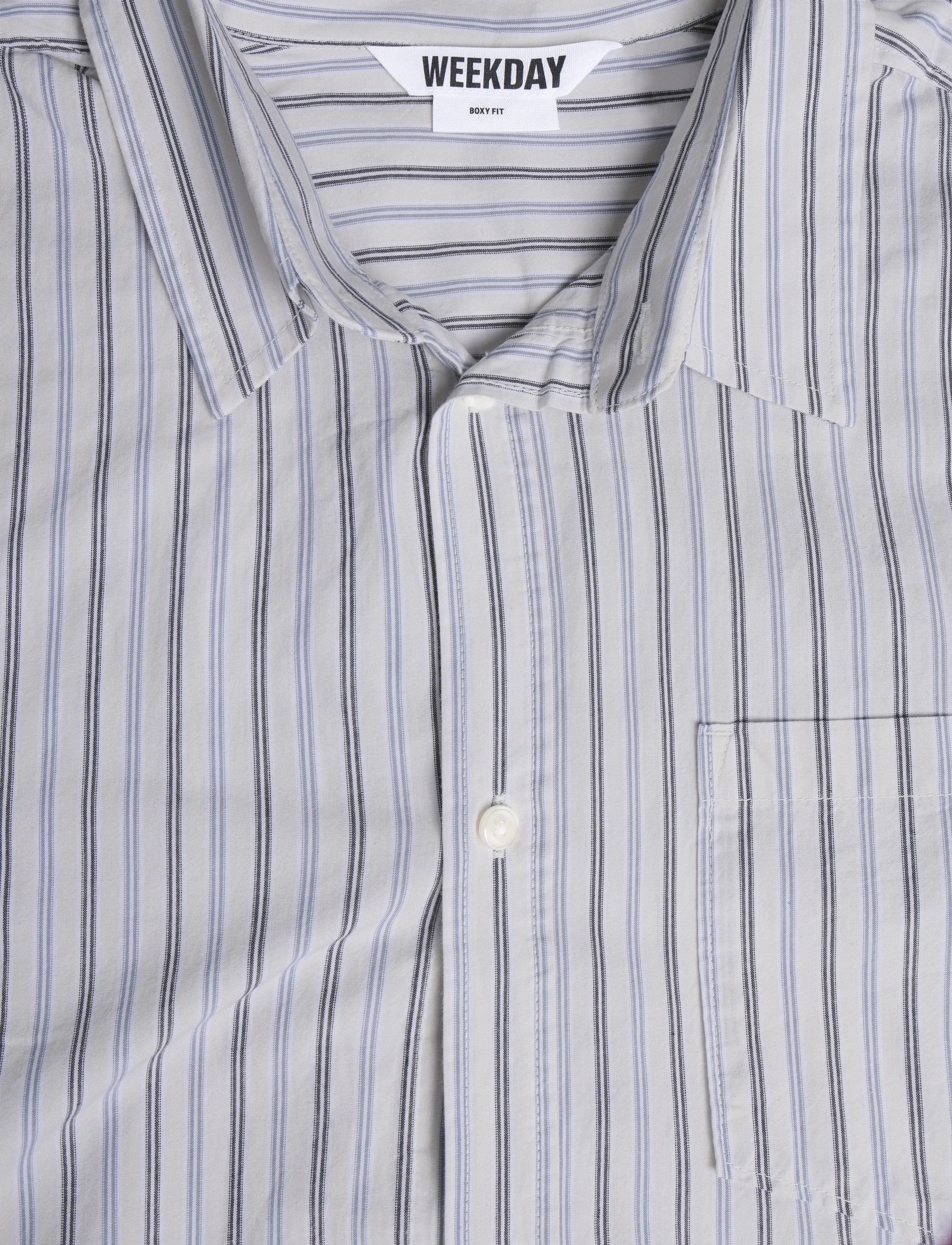 Weekday - Boxy Short-Sleeved Cotton Shirt - short-sleeved shirts - off white stripe - 2