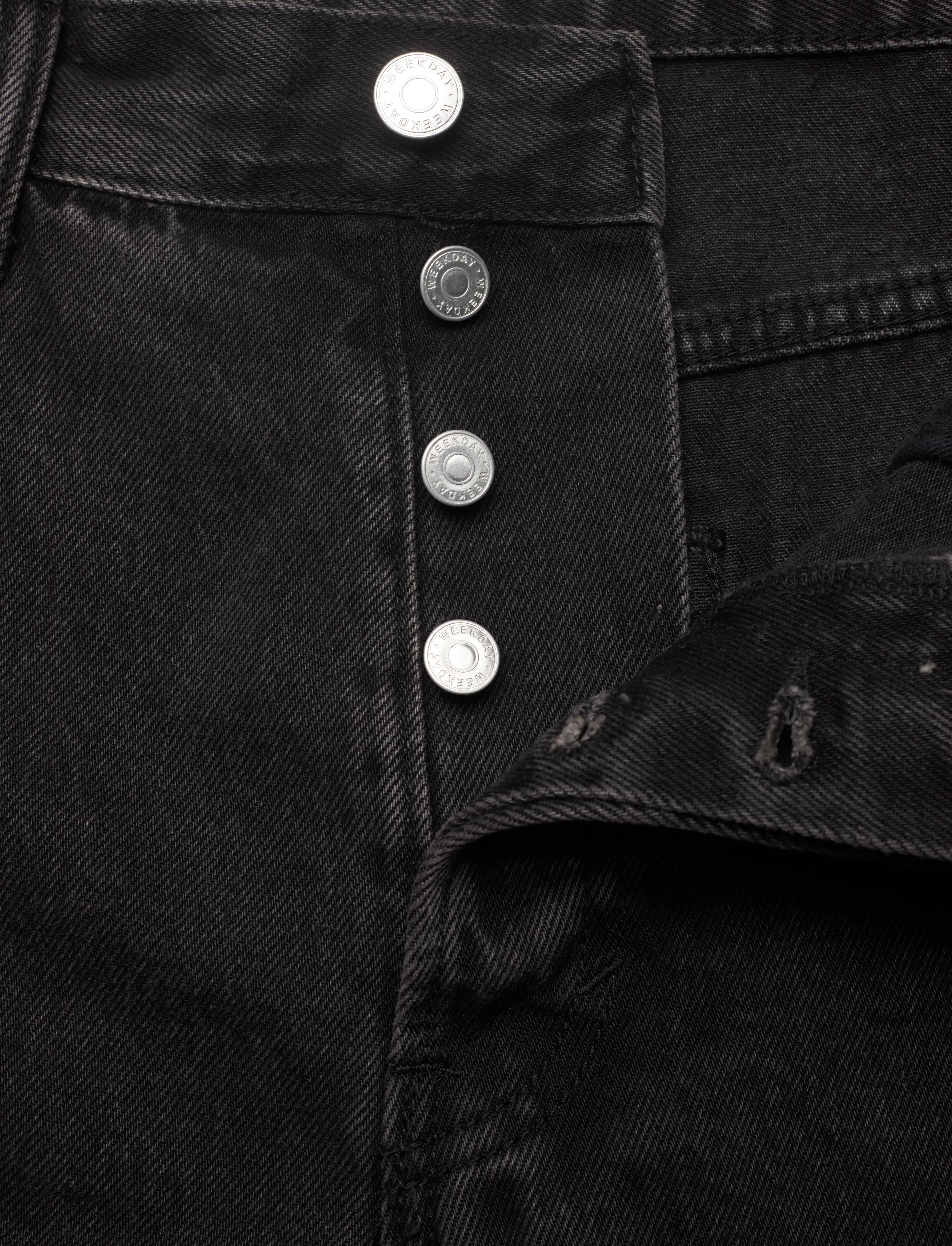 Weekday - Space Denim Relaxed Shorts - jeans shorts - tuned black - 3