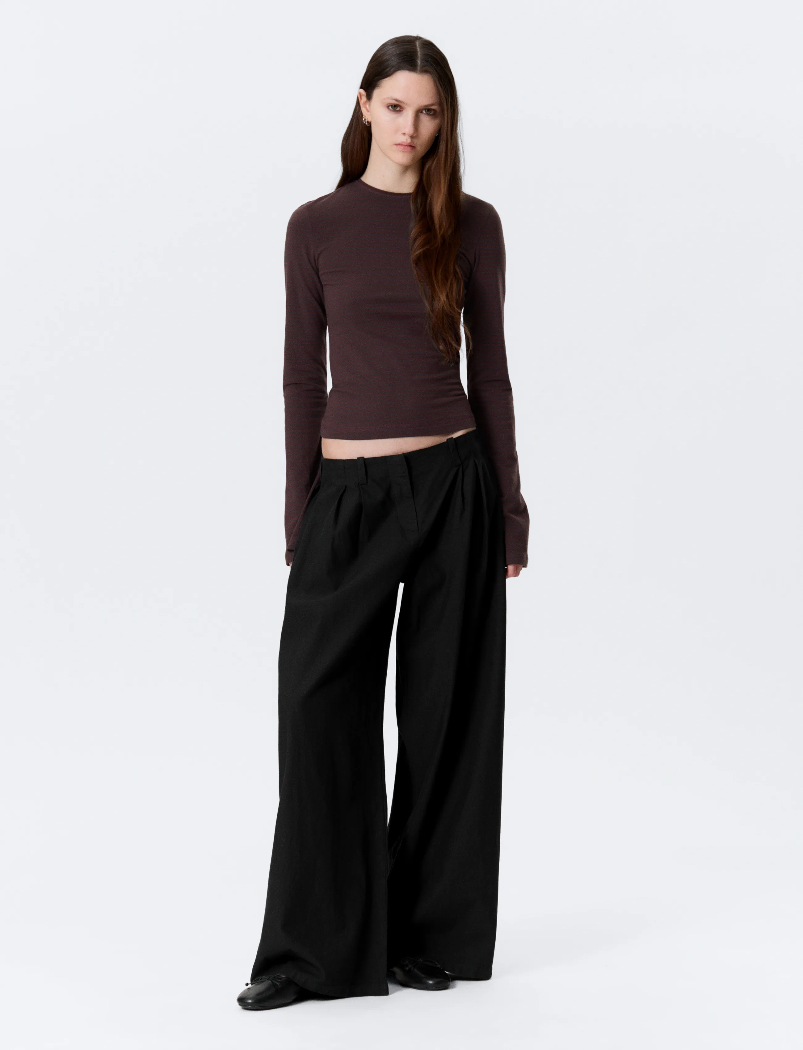 Weekday Low Rise Wide Leg Pleated Trousers, Kvinder, Plisserede Vide Bukser, Sort, Str: 44