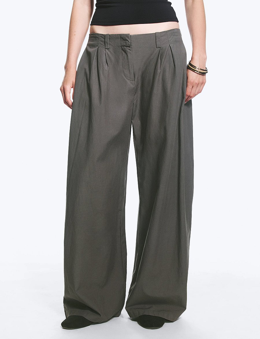 Weekday - Low Rise Wide Leg Pleated Trousers - hosen mit weitem bein - dark grey - 2