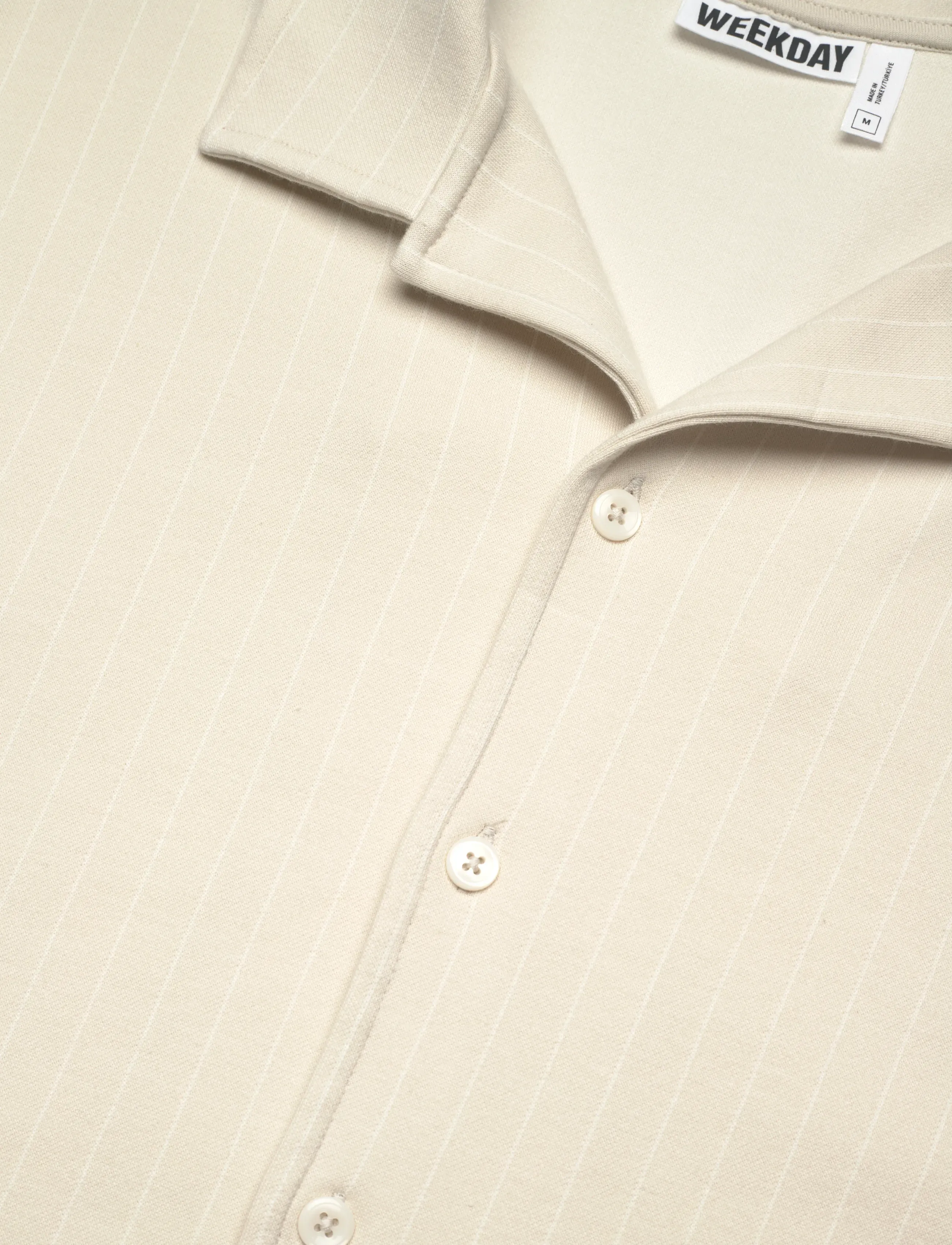 Weekday - Textured Short-Sleeved Resort Shirt - triibulised särgid - beige pinstripe - 3