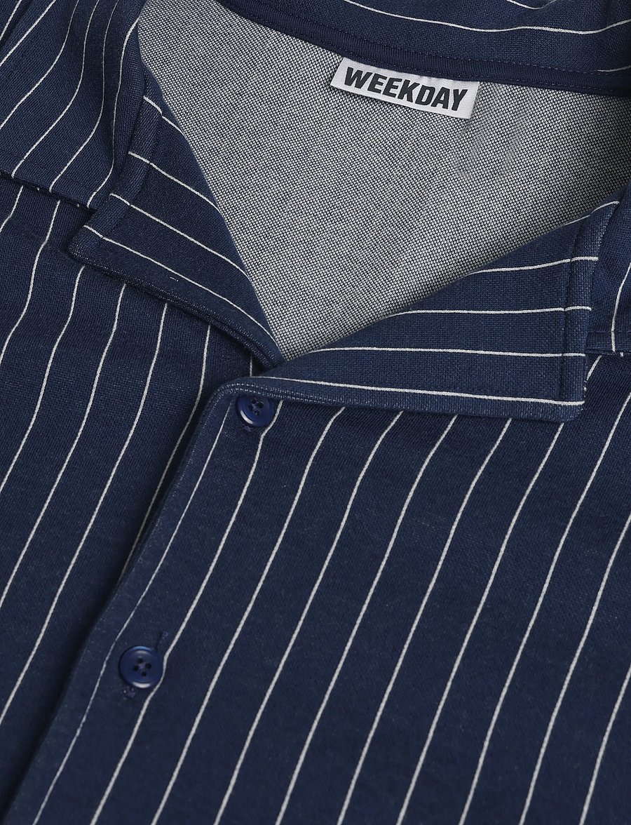 Weekday - Textured Short-Sleeved Resort Shirt - gestreifte hemden - navy pinstripe - 2