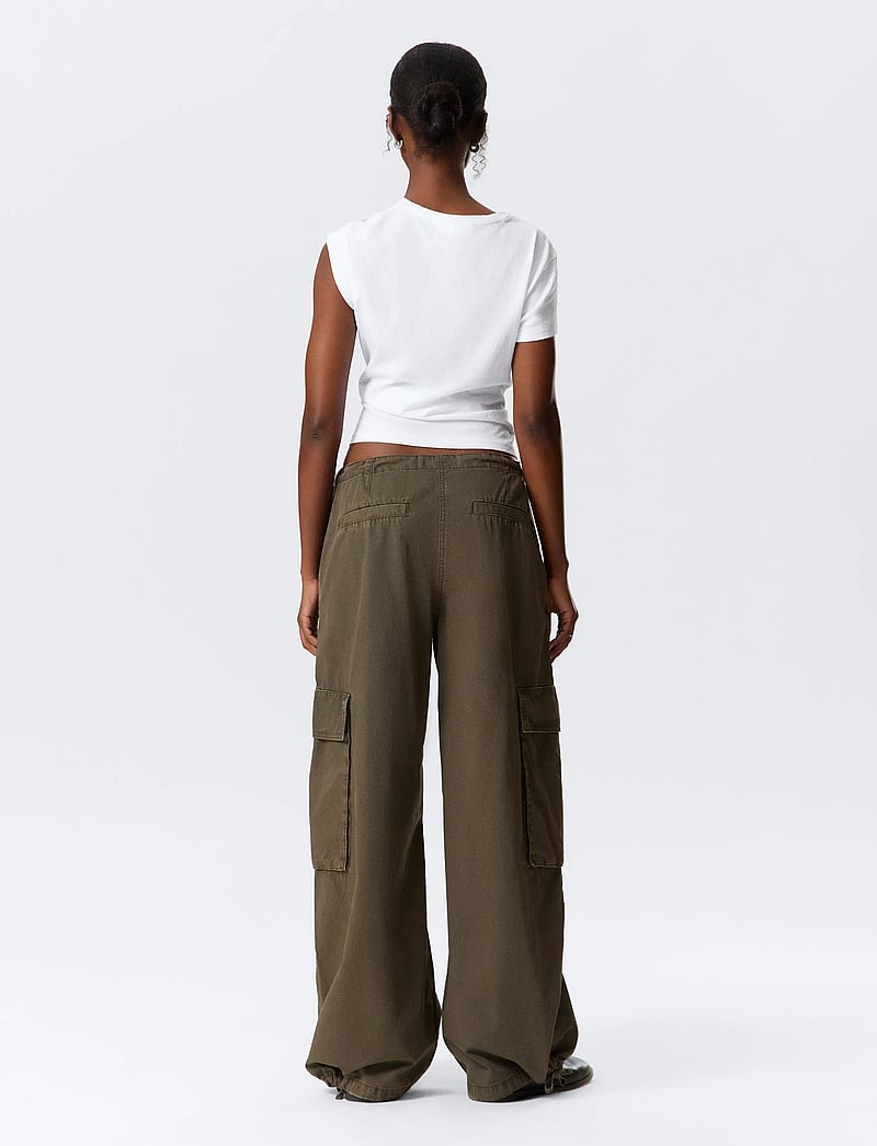 Weekday - Cargo Trousers - cargo püksid - dark brown - 4