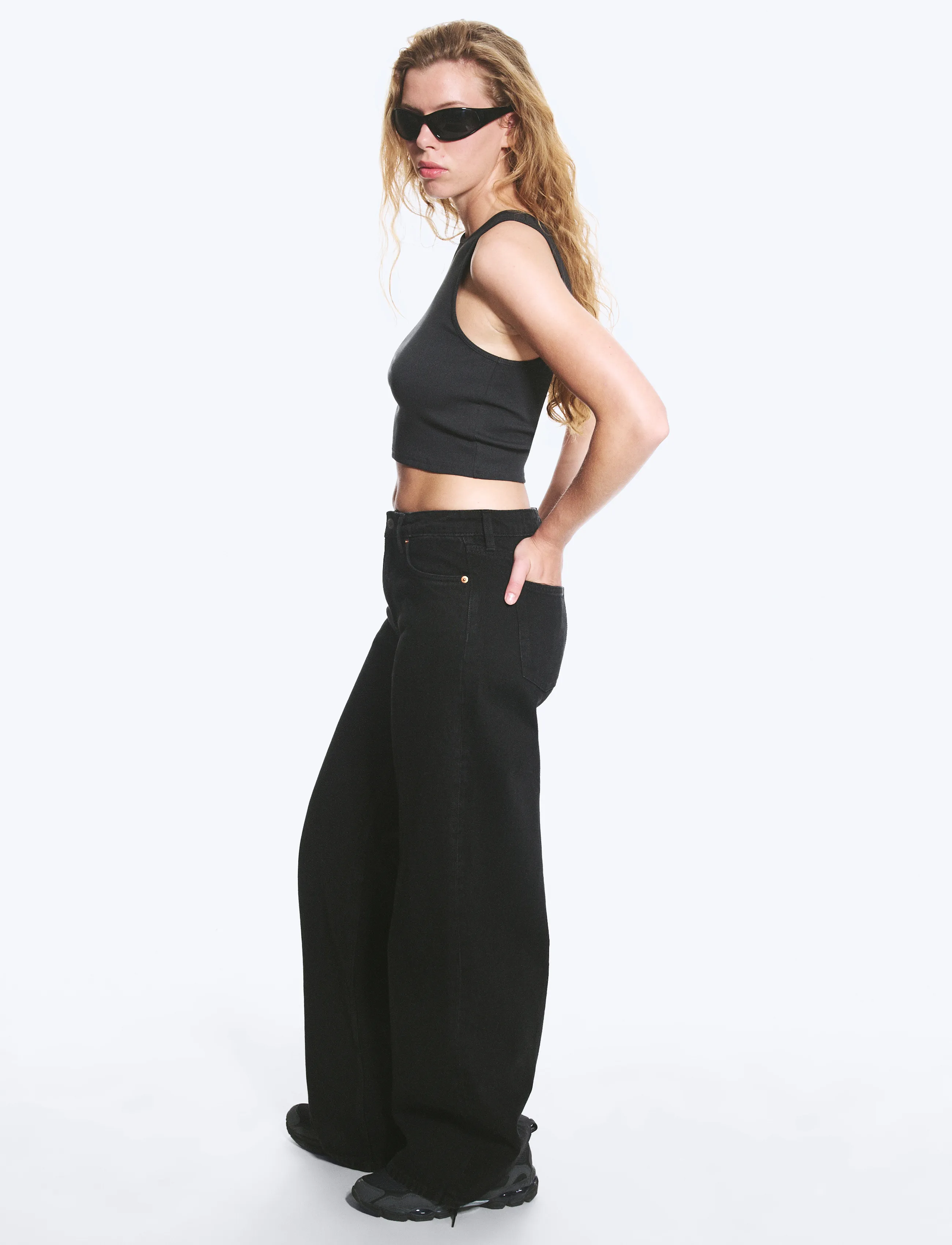 Weekday - Paz Mid Rise Wide Jeans - vida jeans - tuned black - 4