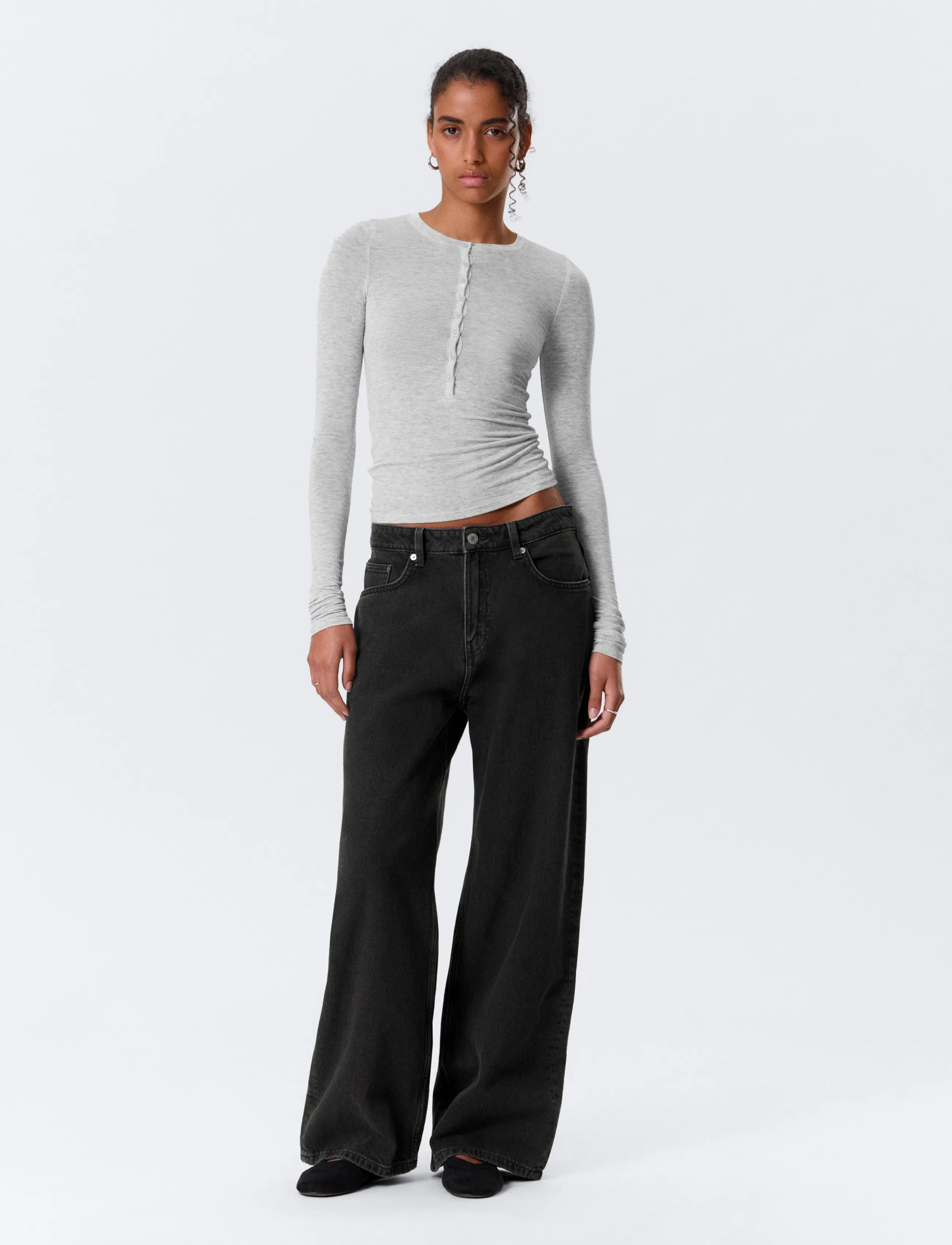 Weekday Missy Low Rise Loose Straight Leg Jeans, 25 x 32, Schwarz - Wide, Frauen