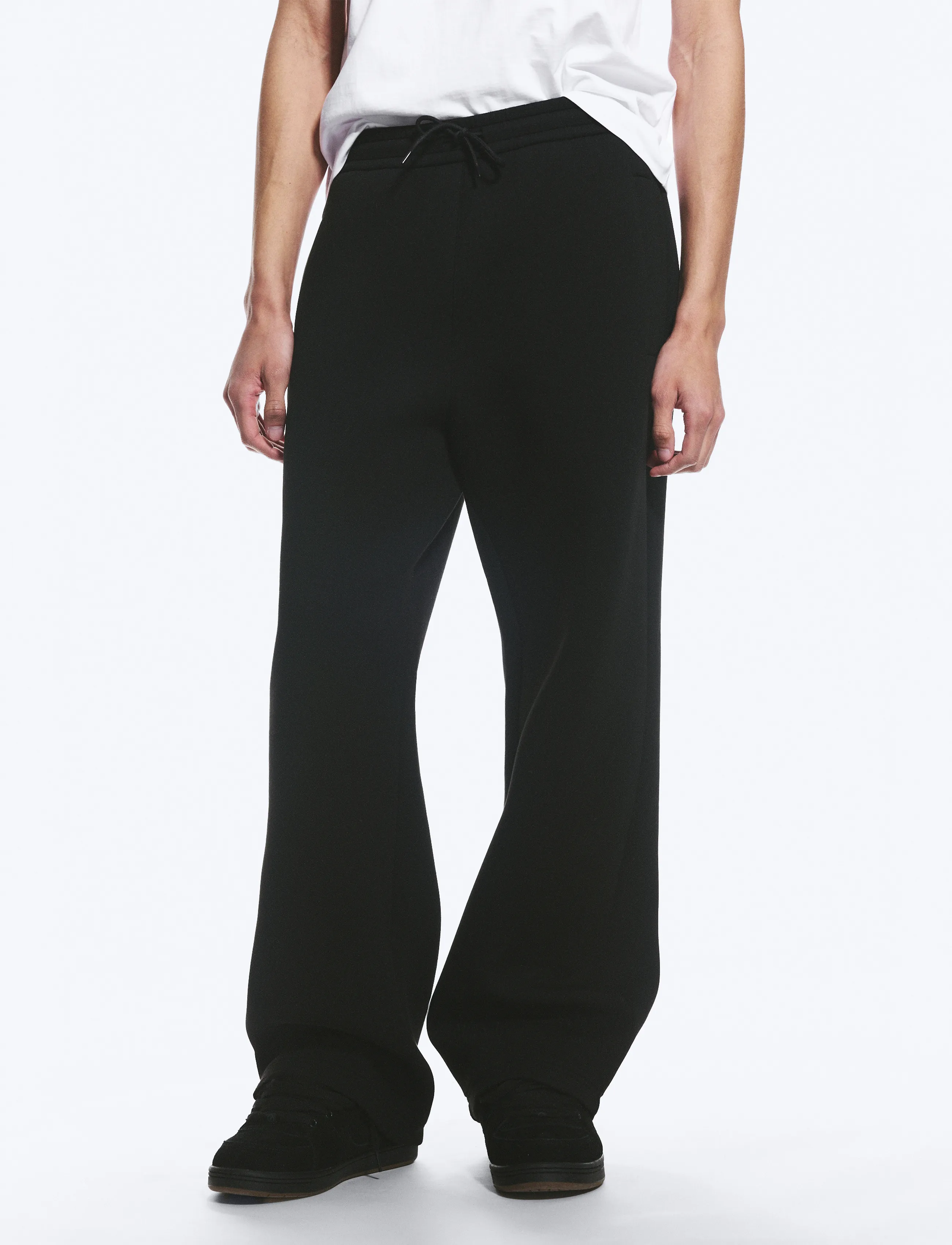 Weekday - Loose Fit Scuba Sweatpants - prekės kiekvienai progai - black - 5