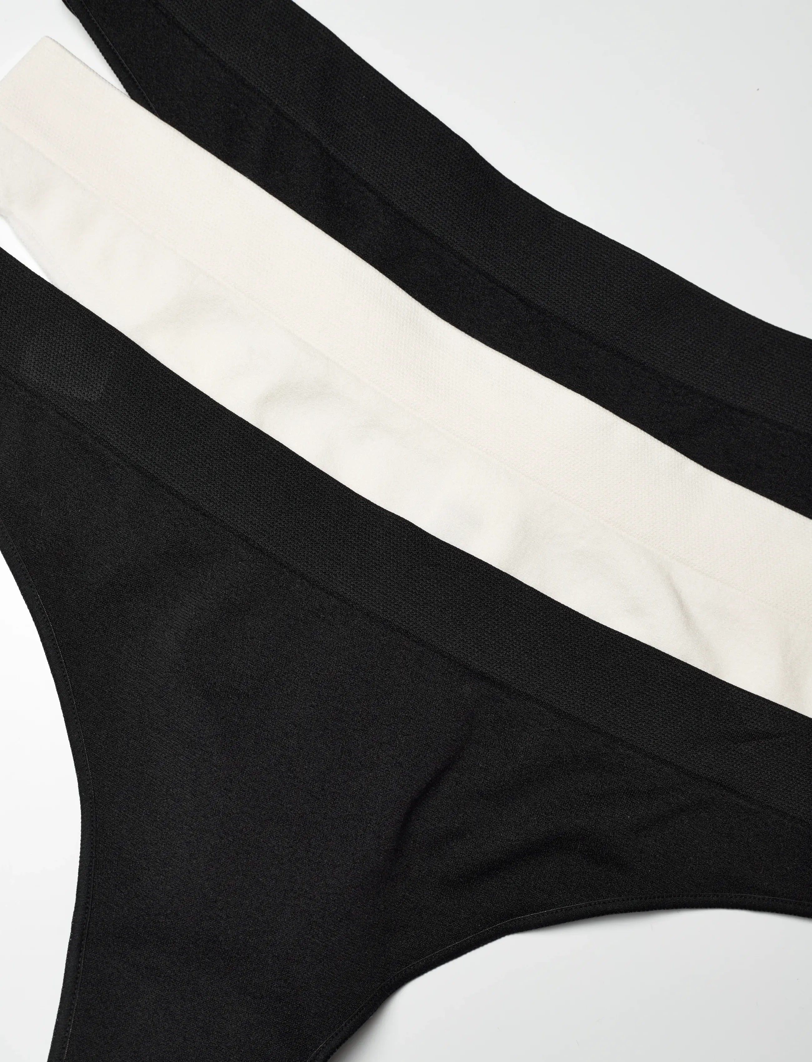 Weekday - 3-pack Seamless Thongs - seamless trosor - black - 1
