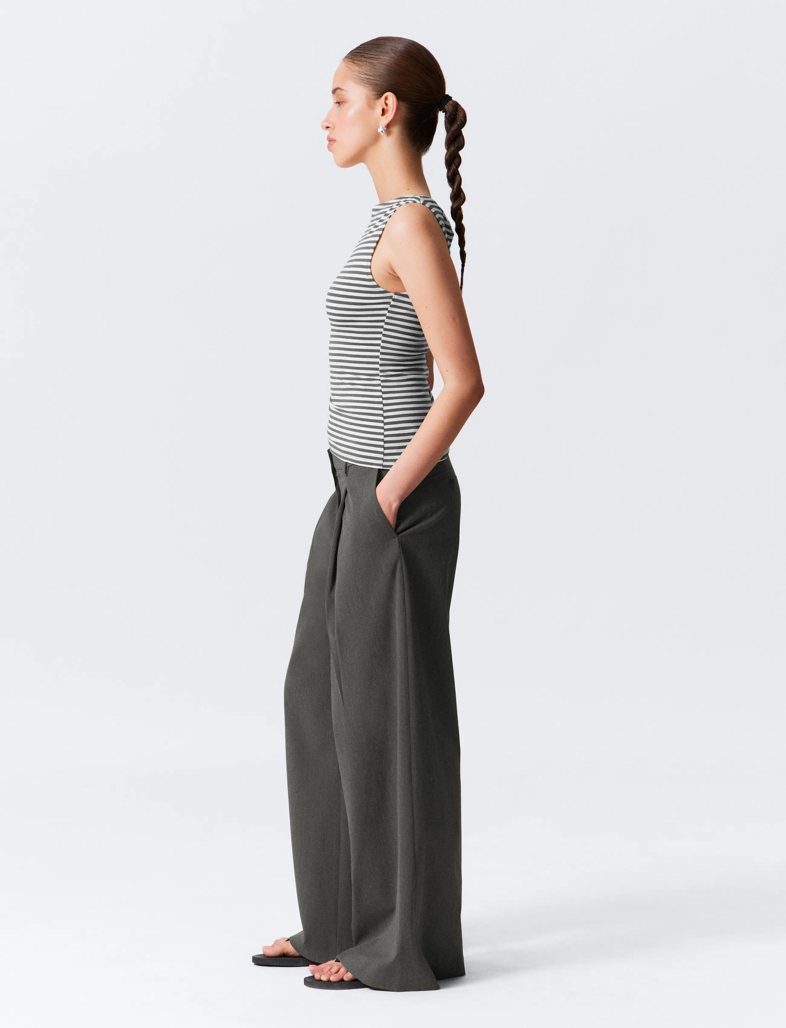 Weekday - Low Rise Wide Leg Pleated Suiting Trousers - grey melange dark - 3