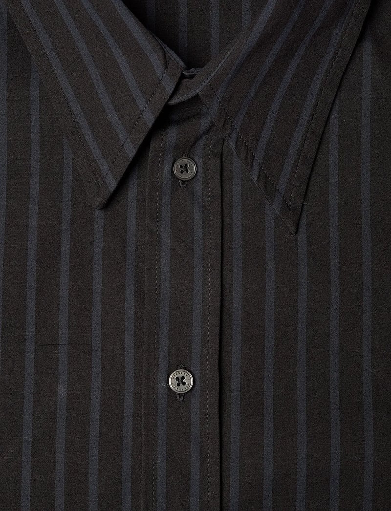Weekday - Oversized Button-Up Poplin Shirt - casual skjorter - black/white stripe - 2