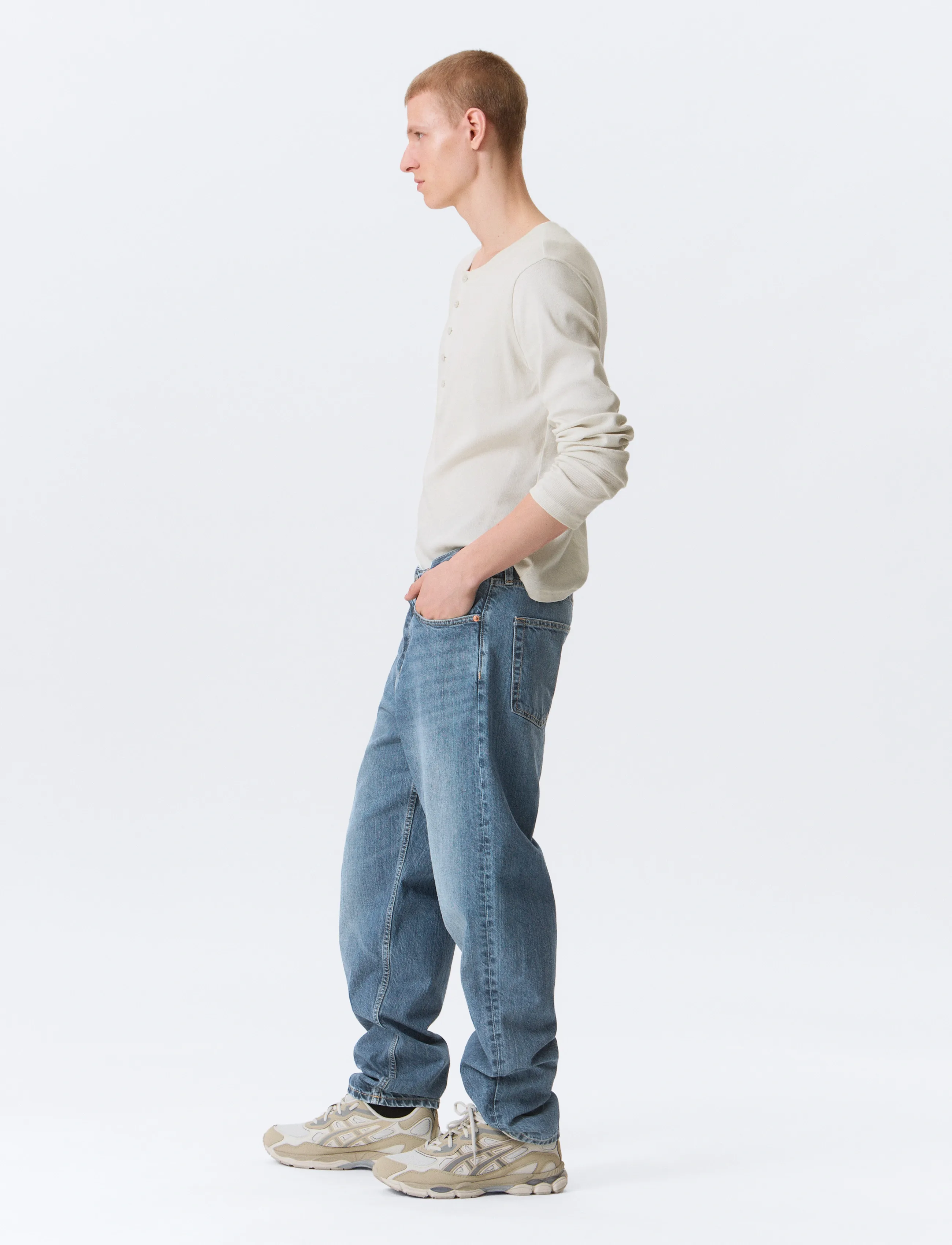 Weekday - Ray Mid Rise Relaxed Tapered Leg Jeans - tavalised teksad - radio blue - 3