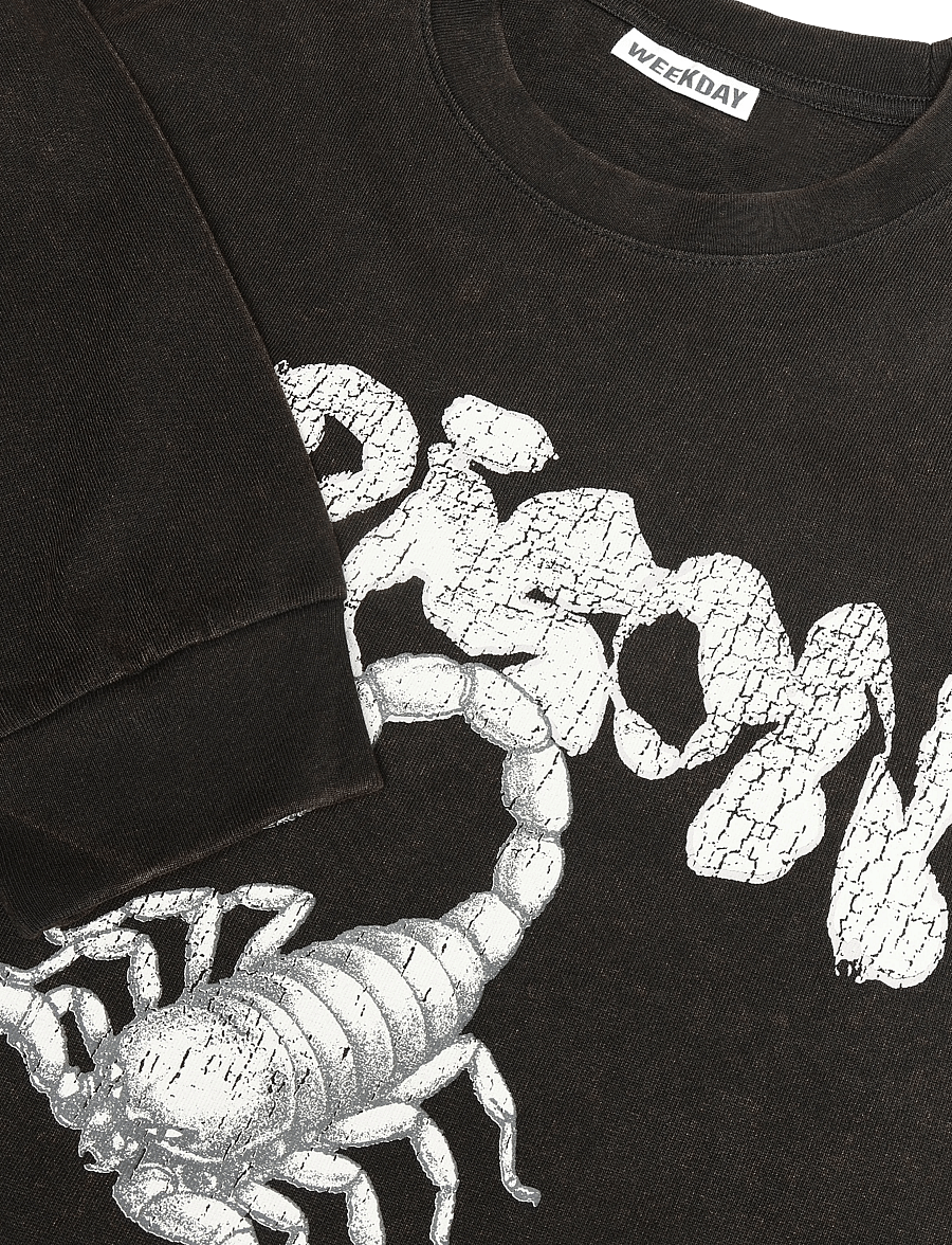 Weekday - Relaxed Graphic Long-Sleeved T-shirt - långärmade t-shirts - black "scorpio" - 2