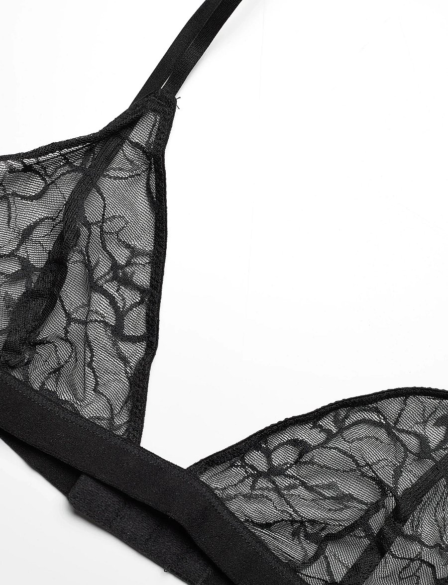 Weekday - Swirly Lace Triangle Bra - bralette - black - 2