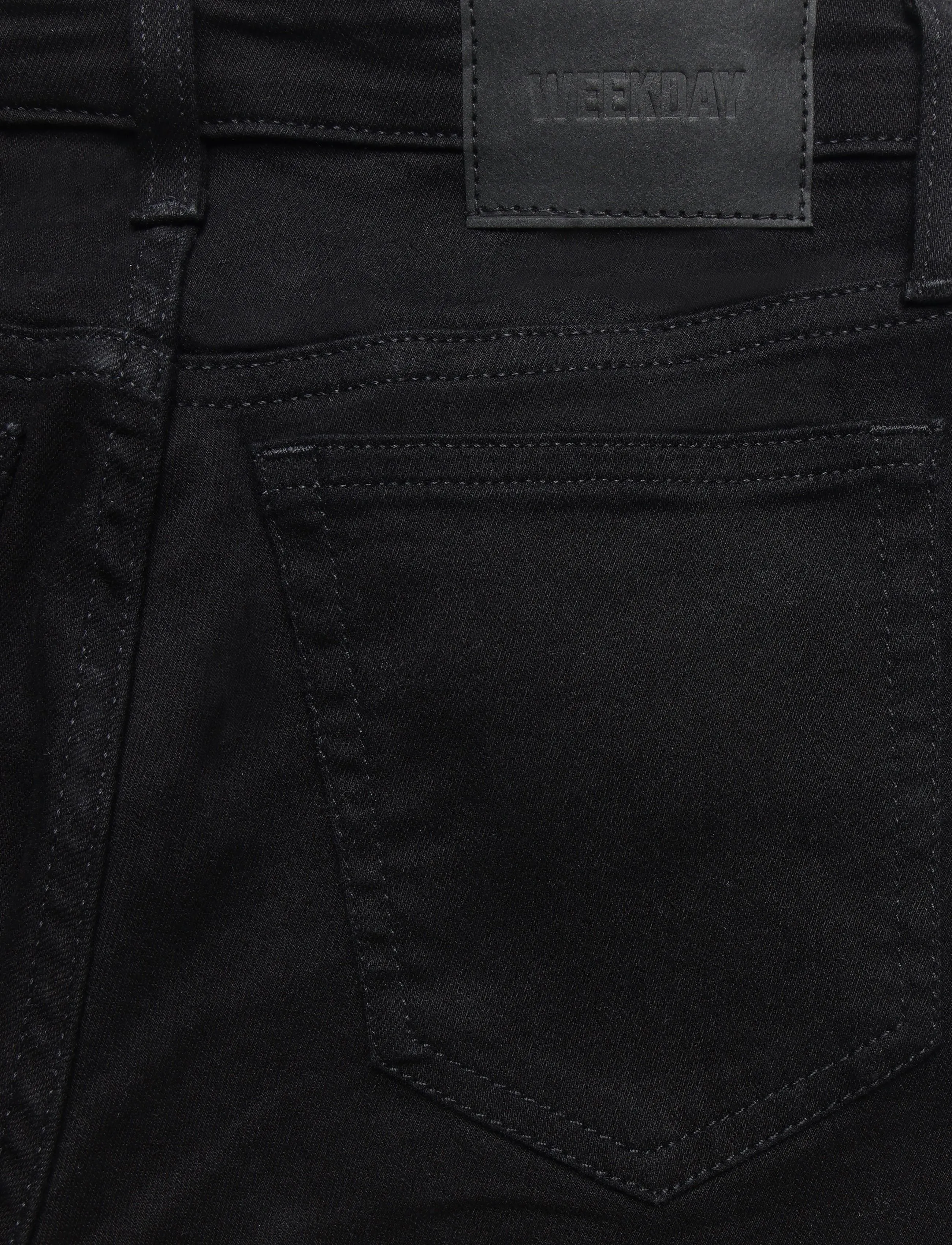 Weekday - Luna Low Rise Skinny Bootcut Jeans - bootcut-jeans - black rinse - 4