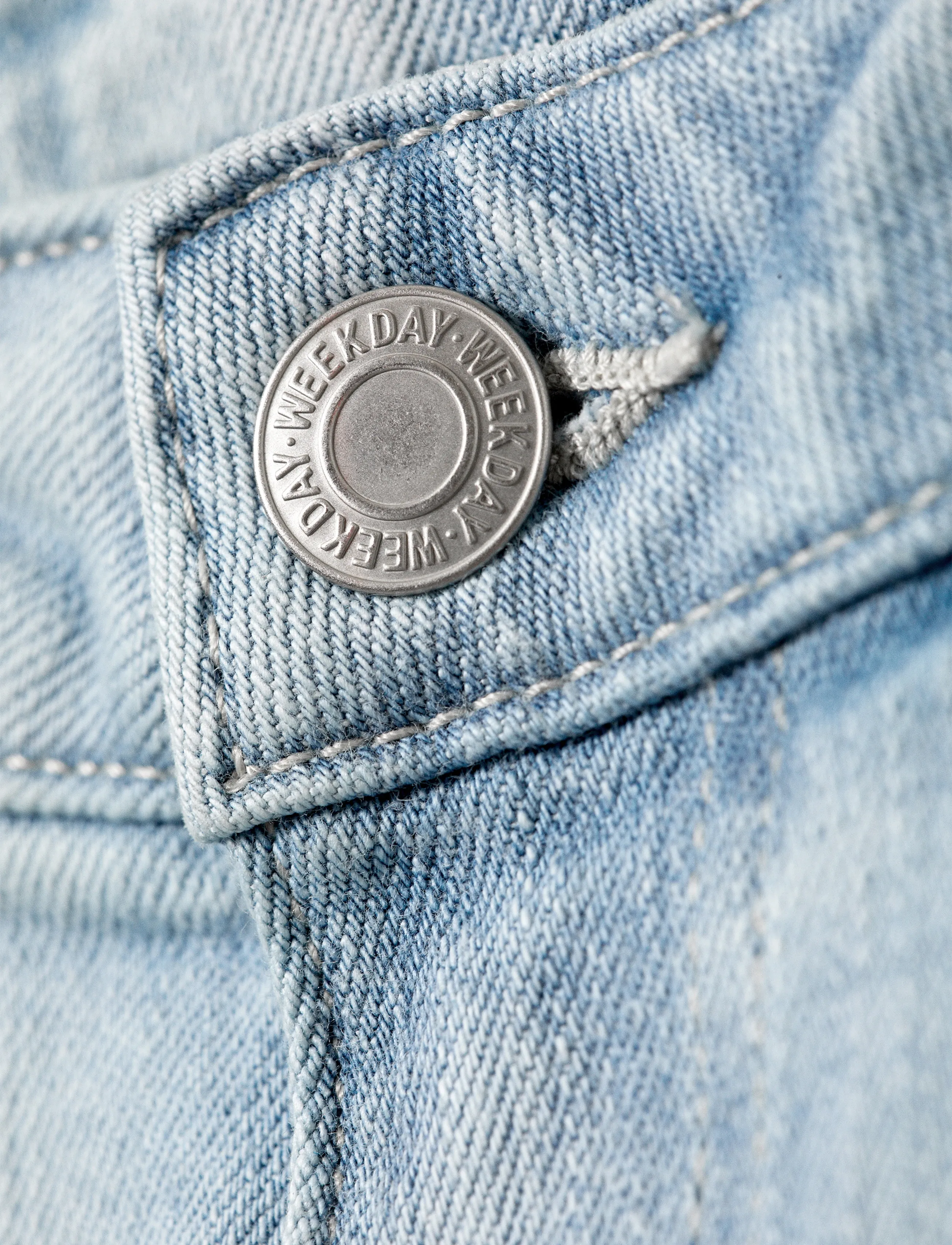 Weekday - Luna Low Rise Skinny Bootcut Jeans - alt laienevad teksad - fluid blue - 2