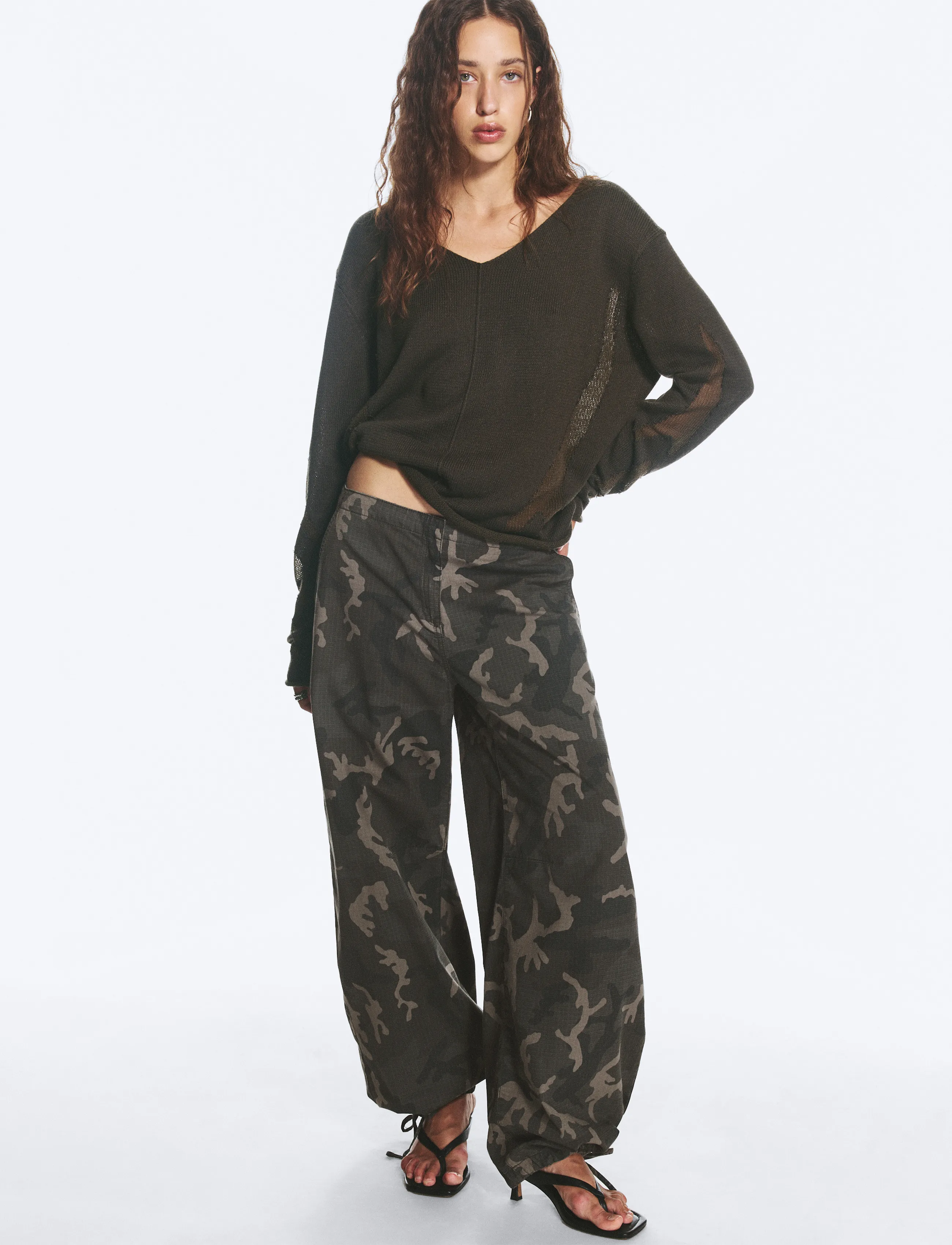 Weekday Low Rise Baggy Ripstop Trousers - Kampagnen - CAMO / khaki/green