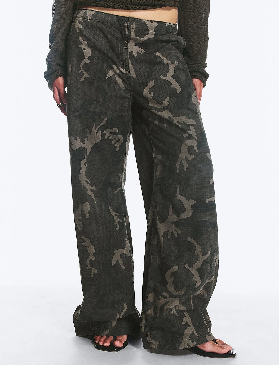 Weekday - Low Rise Baggy Ripstop Trousers - cargo-püksid - camo - 4