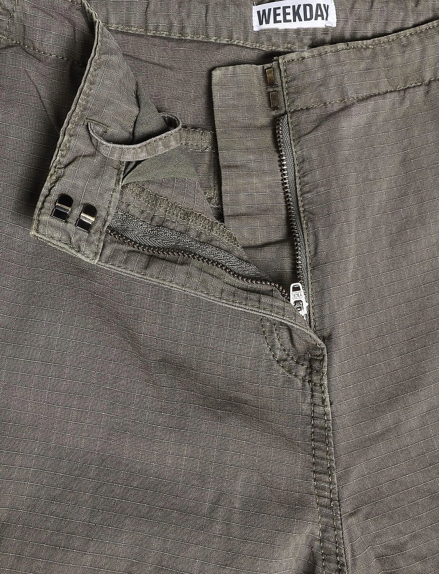 Weekday - Low Rise Baggy Ripstop Trousers - cargo-püksid - khaki green wash - 2