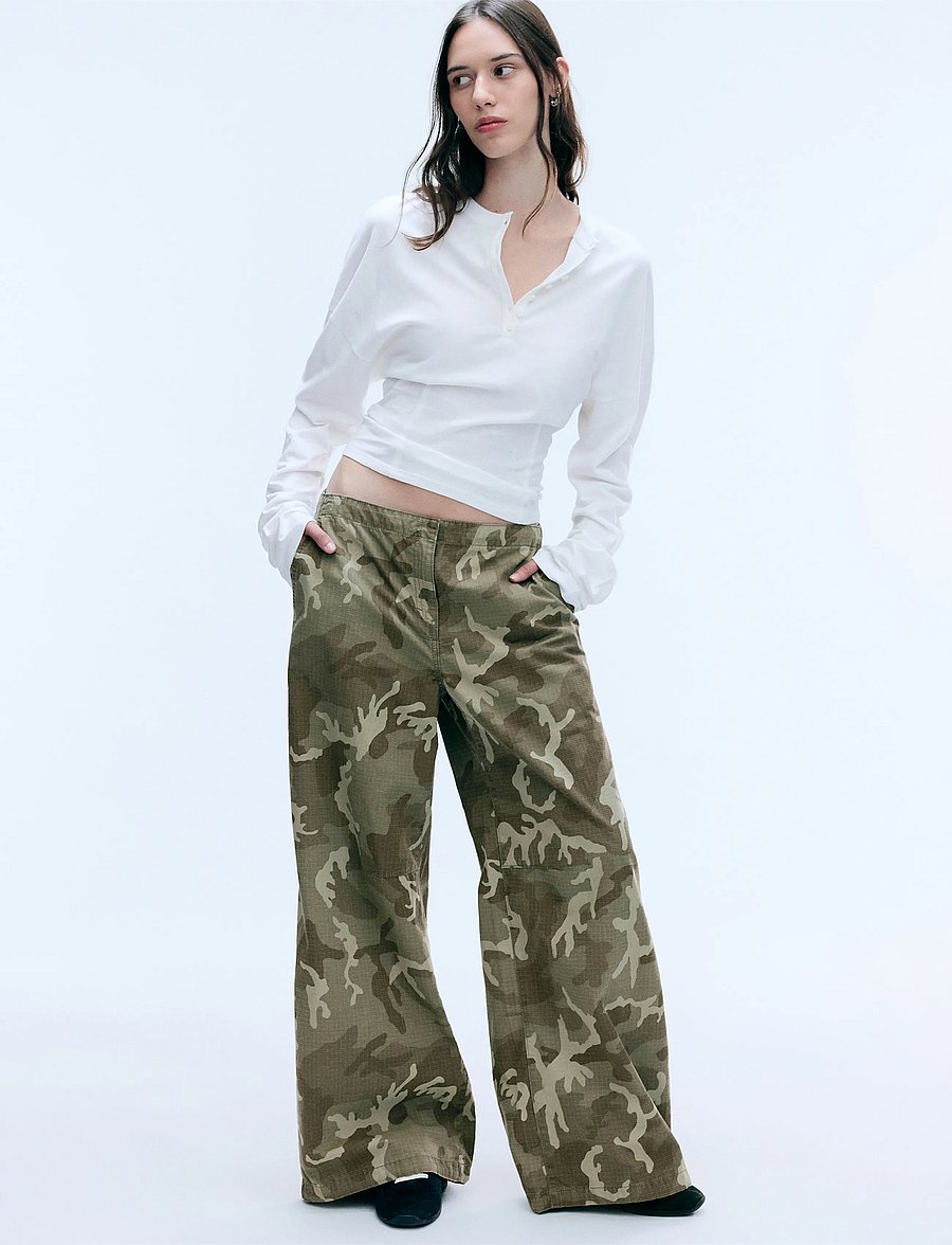 Weekday - Low Rise Baggy Ripstop Trousers - cargobukser - washed camo print - 0