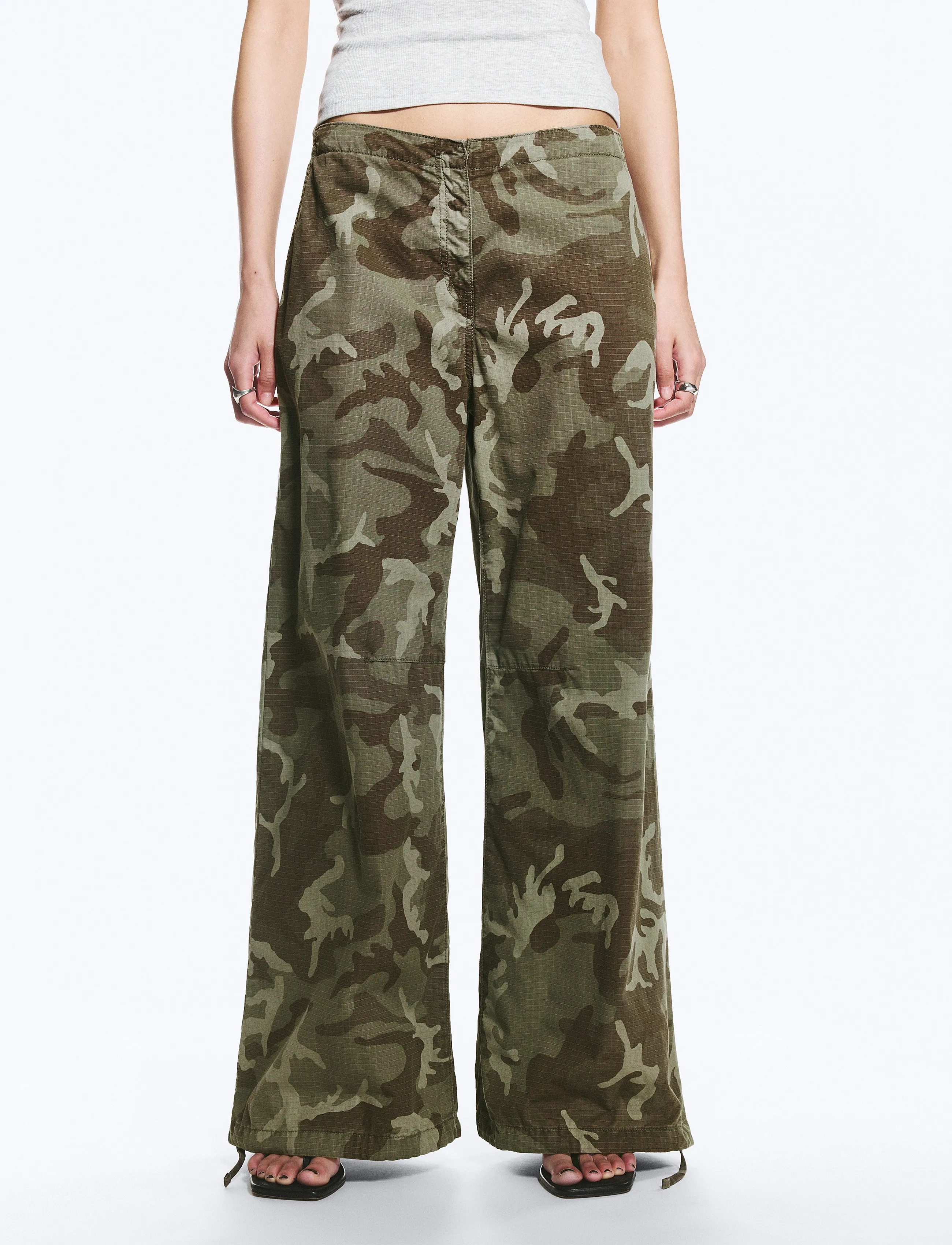 Weekday - Low Rise Baggy Ripstop Trousers - cargo pants - washed camo print - 3