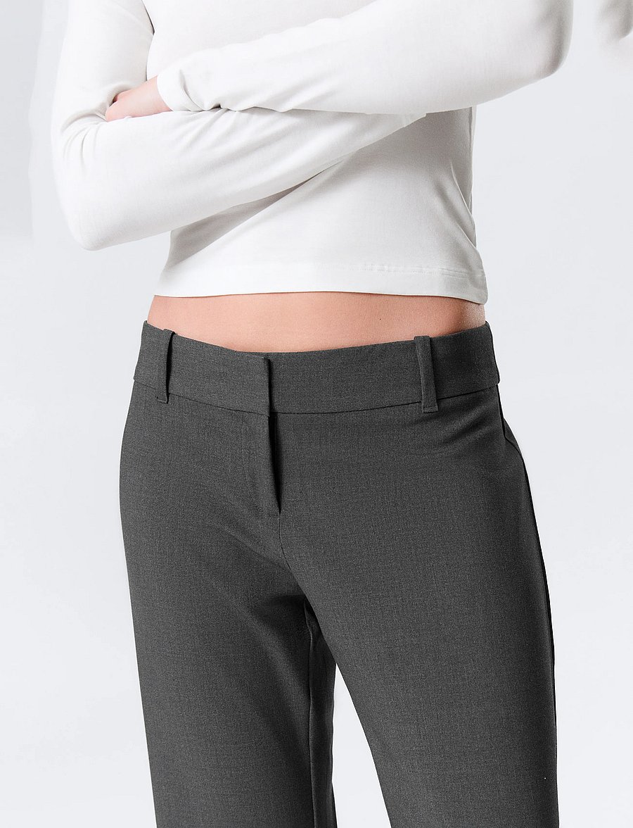 Weekday - Low-Rise Flared Suiting Trousers - schlaghosen - grey melange dark - 2