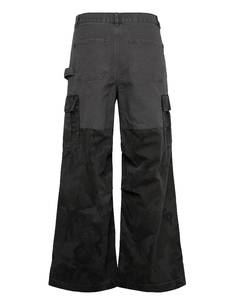 Weekday - Loose Patchwork Cargo Trousers - cargo püksid - navy camo - 1