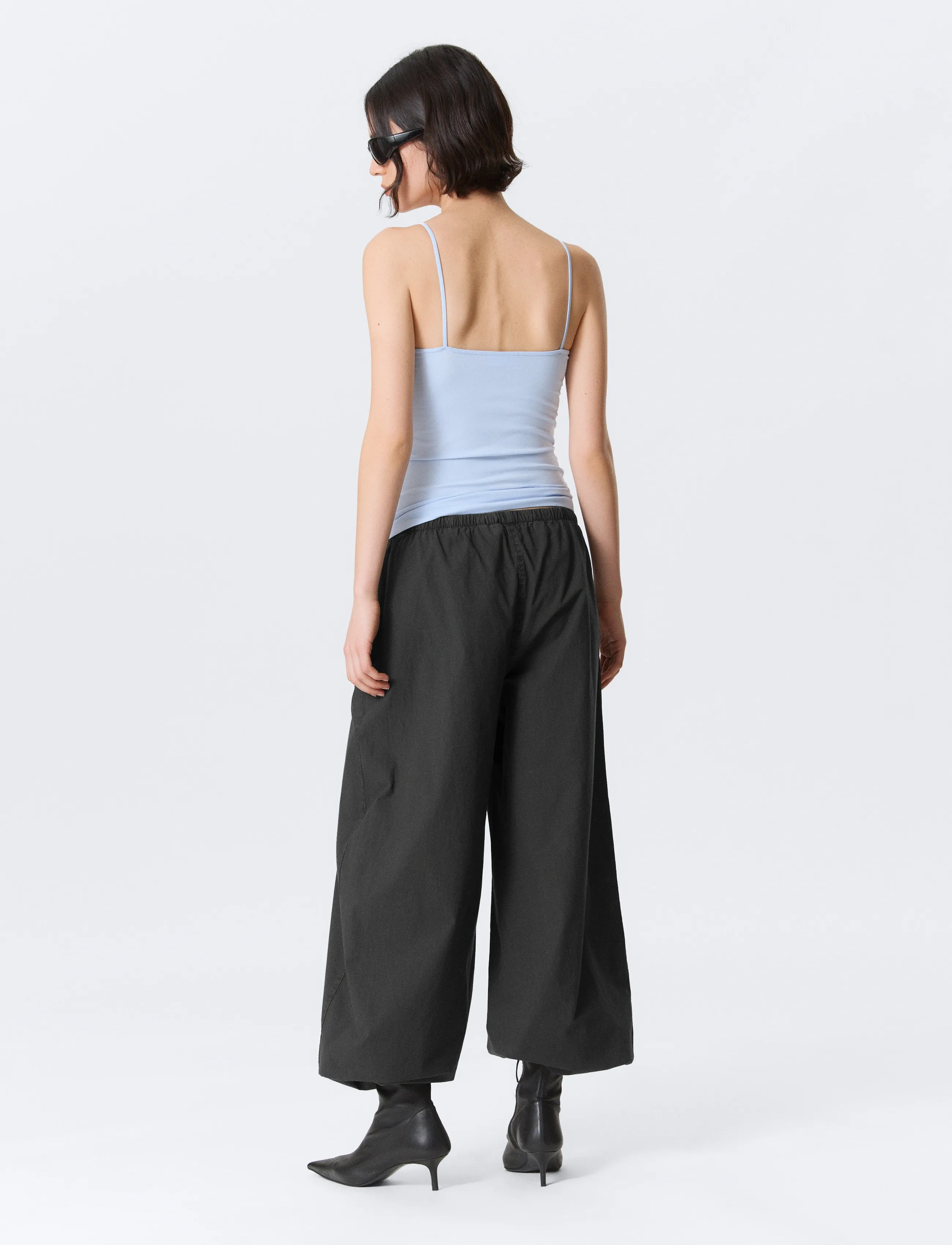 Weekday - Low Rise Pull-on Ripstop Trousers - sirge säärega püksid - dark grey - 5